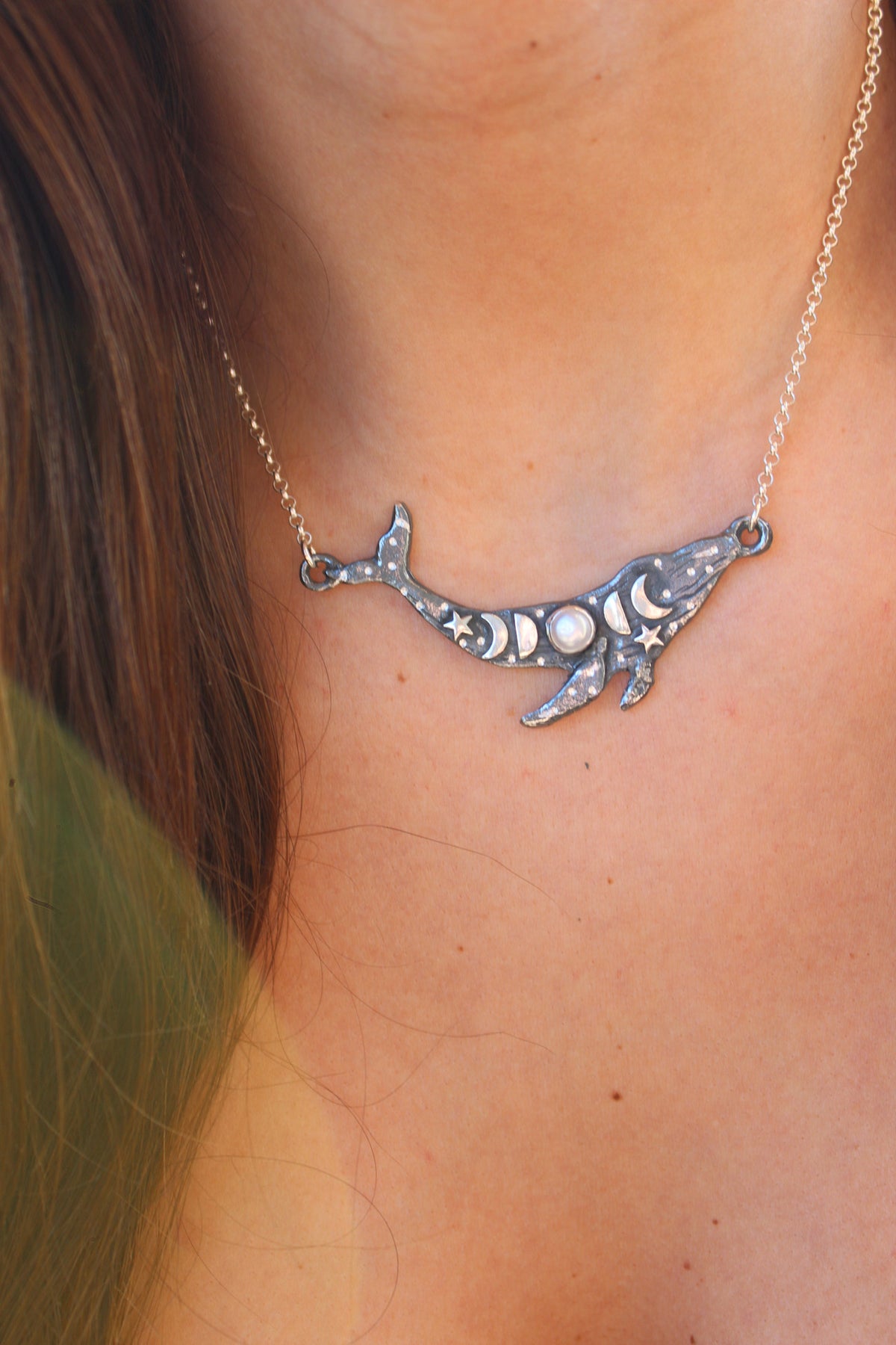 Collar Ballena noche estrellada con perla