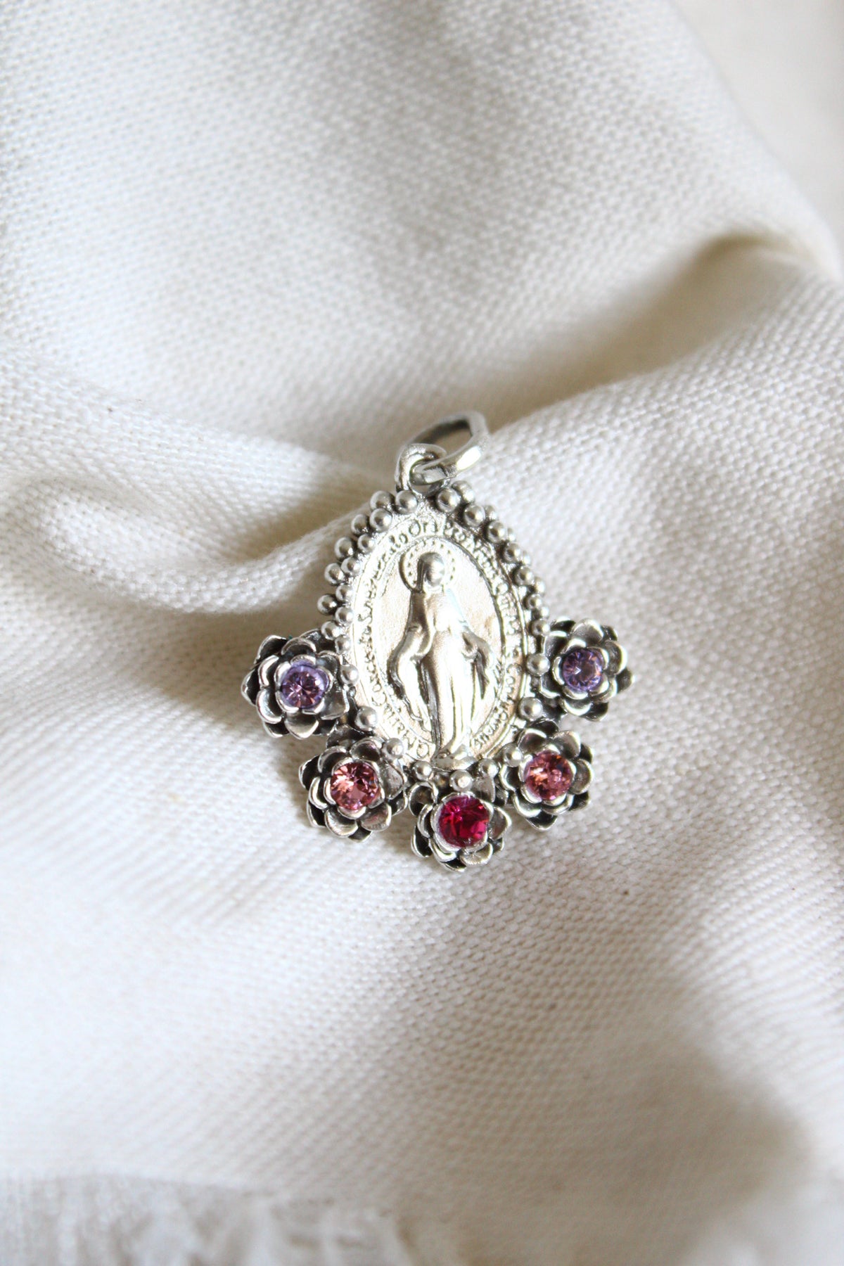 Collar Virgen de los milagros M #3