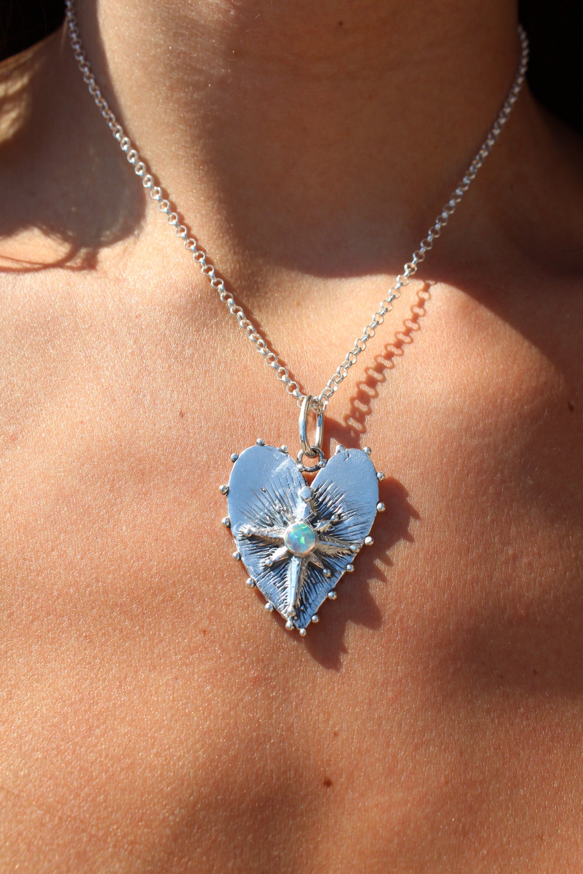 Collar corazón guía ópalo