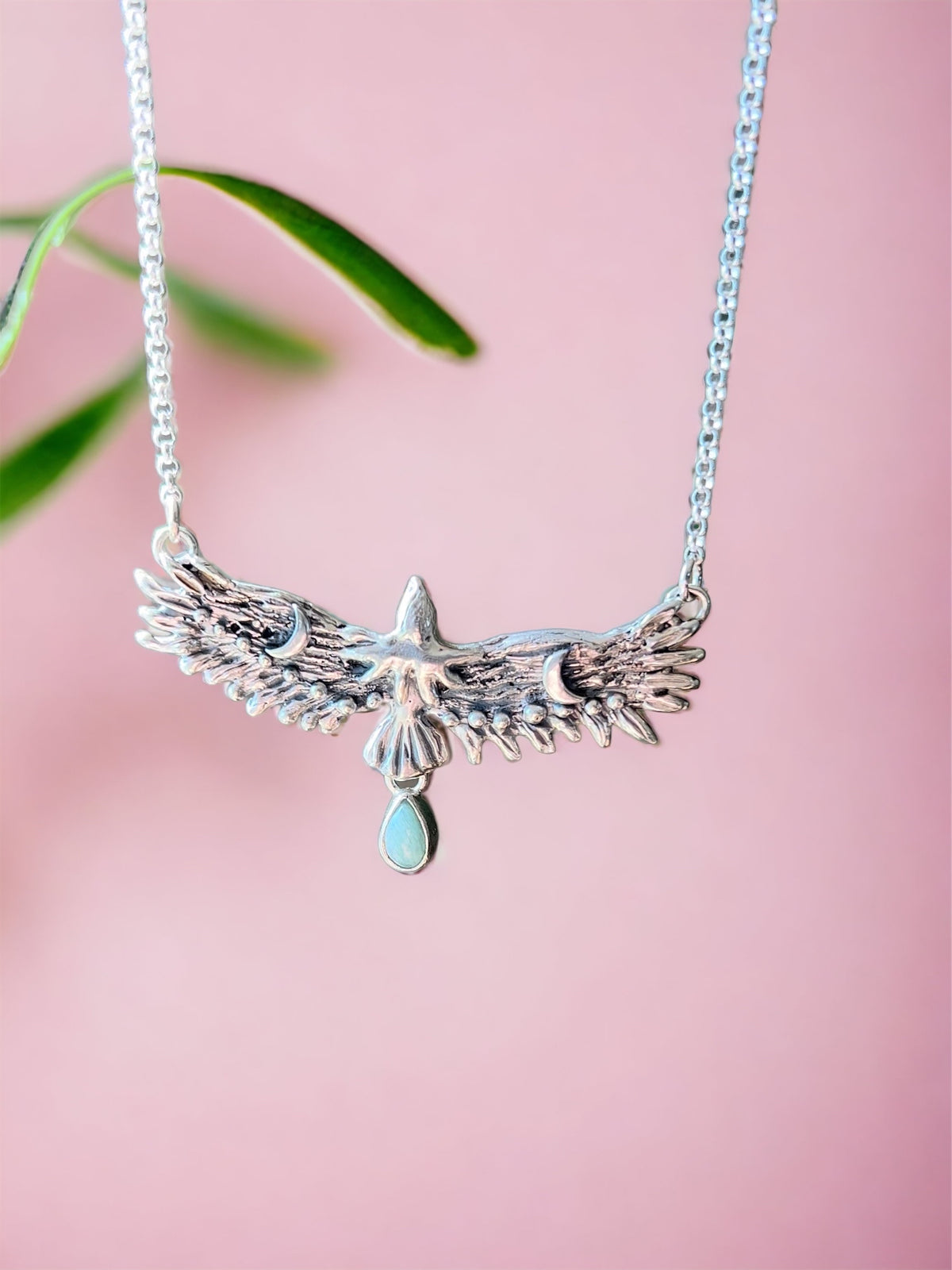 Collar águila guía