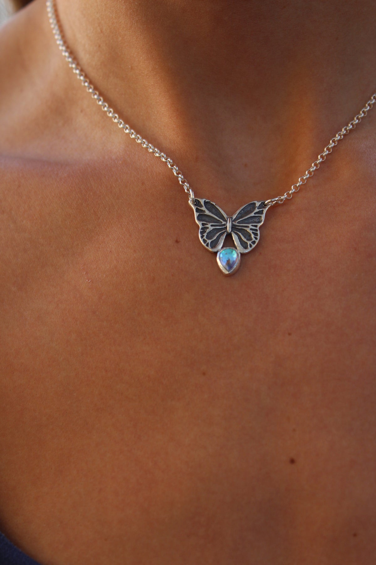 Collar mariposa mística