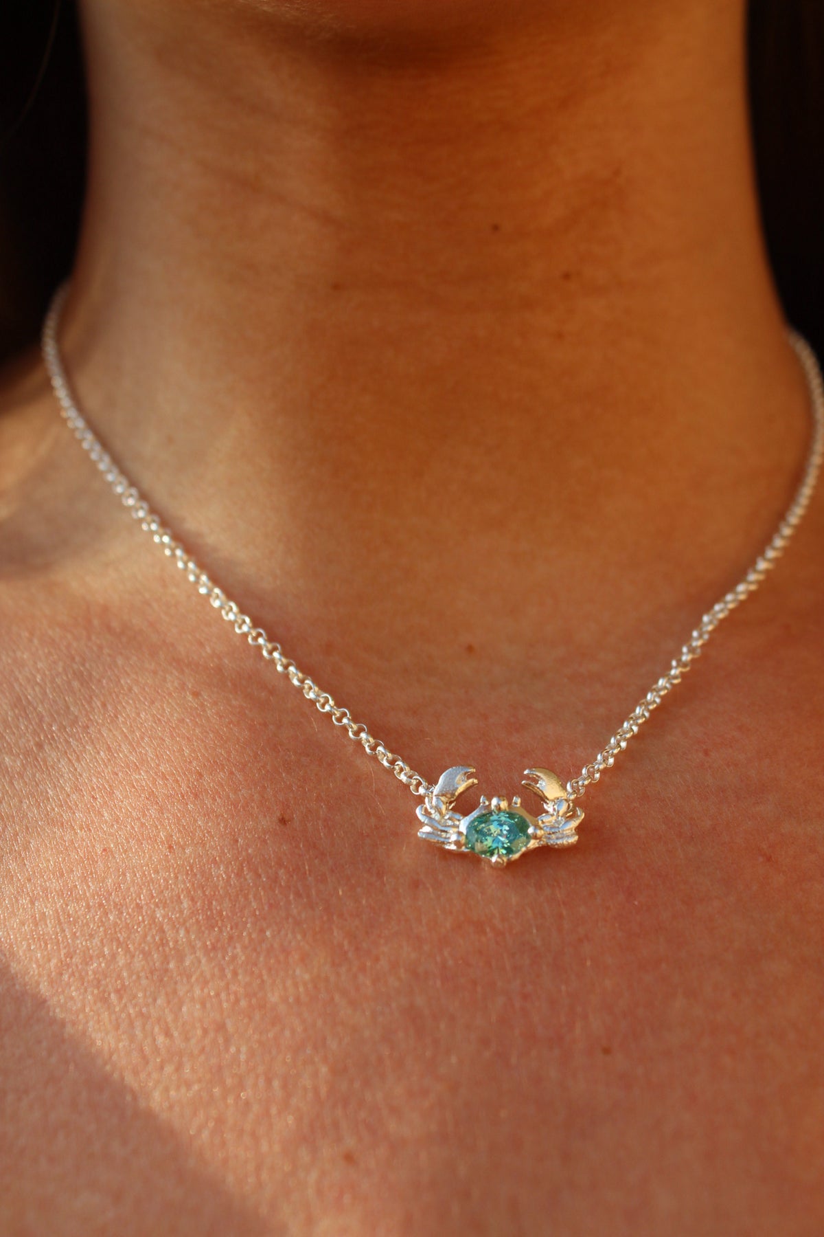 Collar crab oval mint