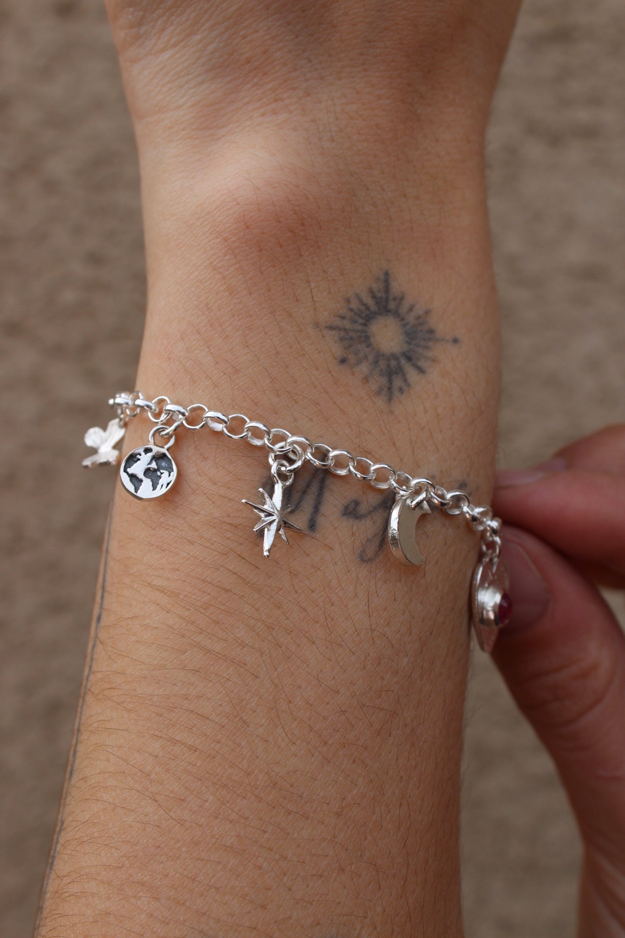 Pulsera manifestación