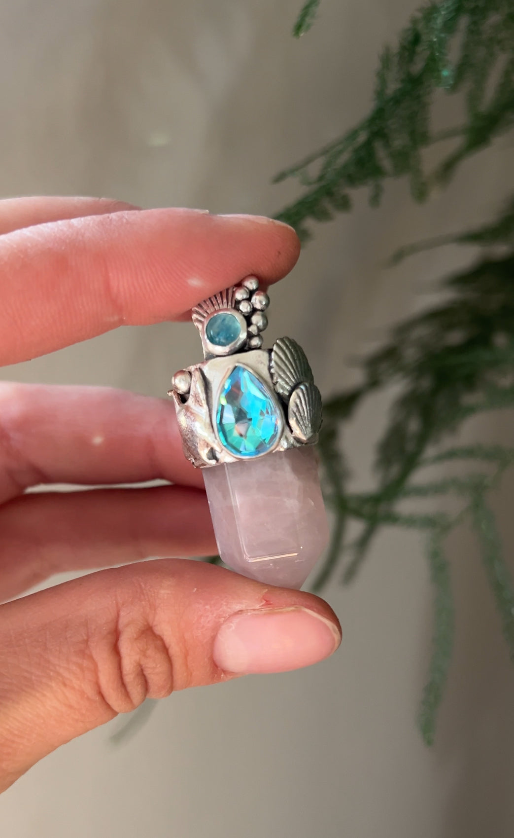 Amuleto manta cuarzo rosa