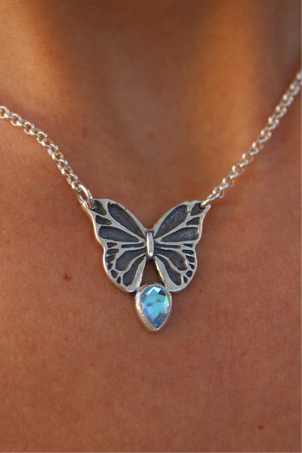 Collar mariposa mística