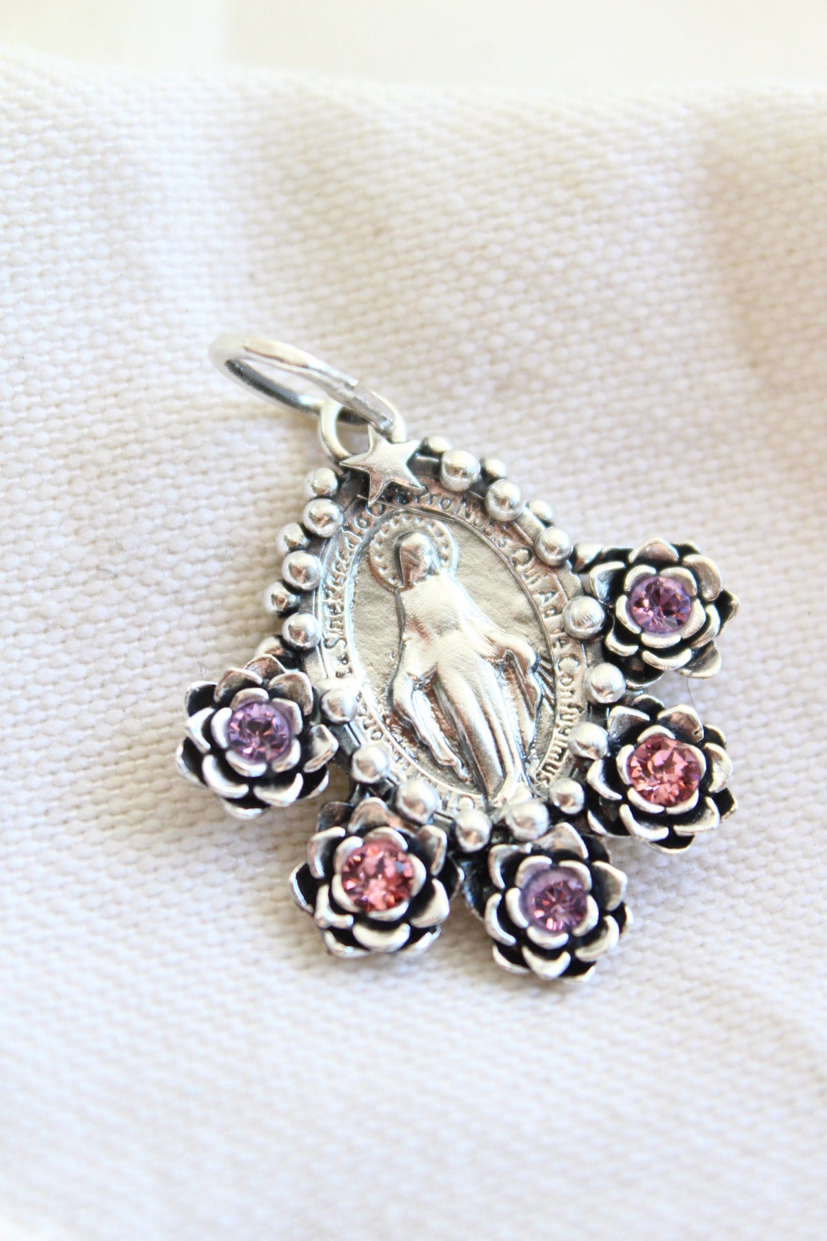 Collar virgen de los milagros #16