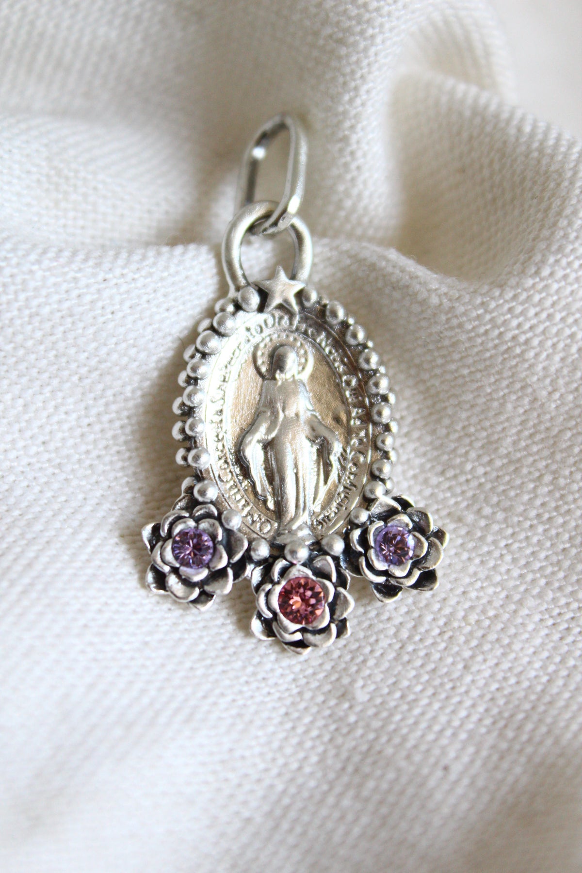 Collar Virgen de los milagros M #12