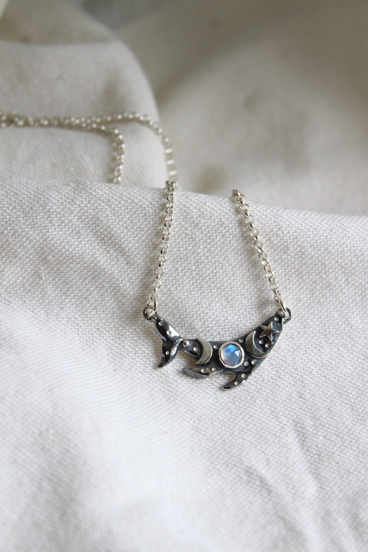 Collar Ballena petit noche estrellada piedra luna