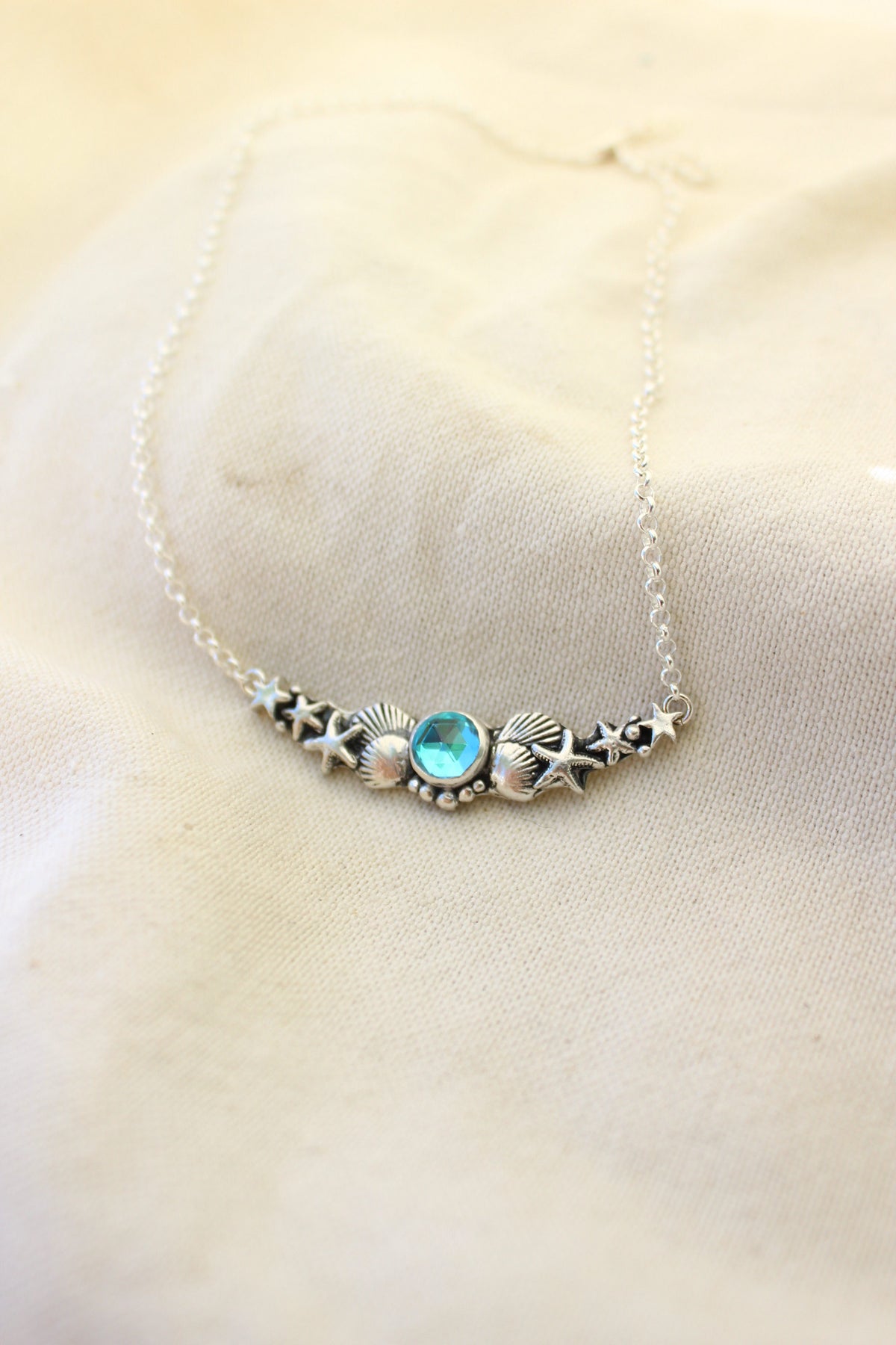 Collar hermandad cuarzo místico