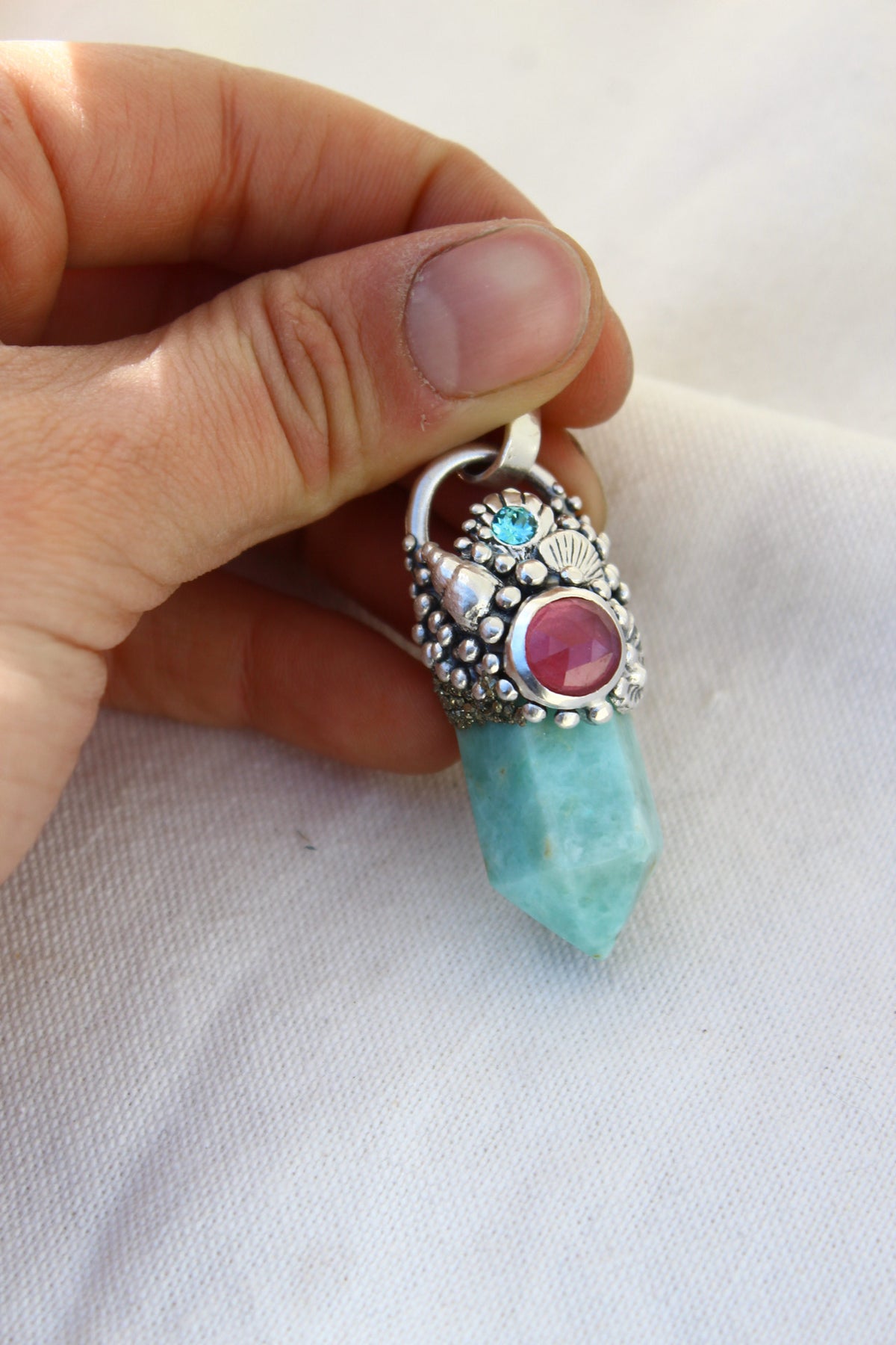 Amuleto crisoprasa y raíz de rubí