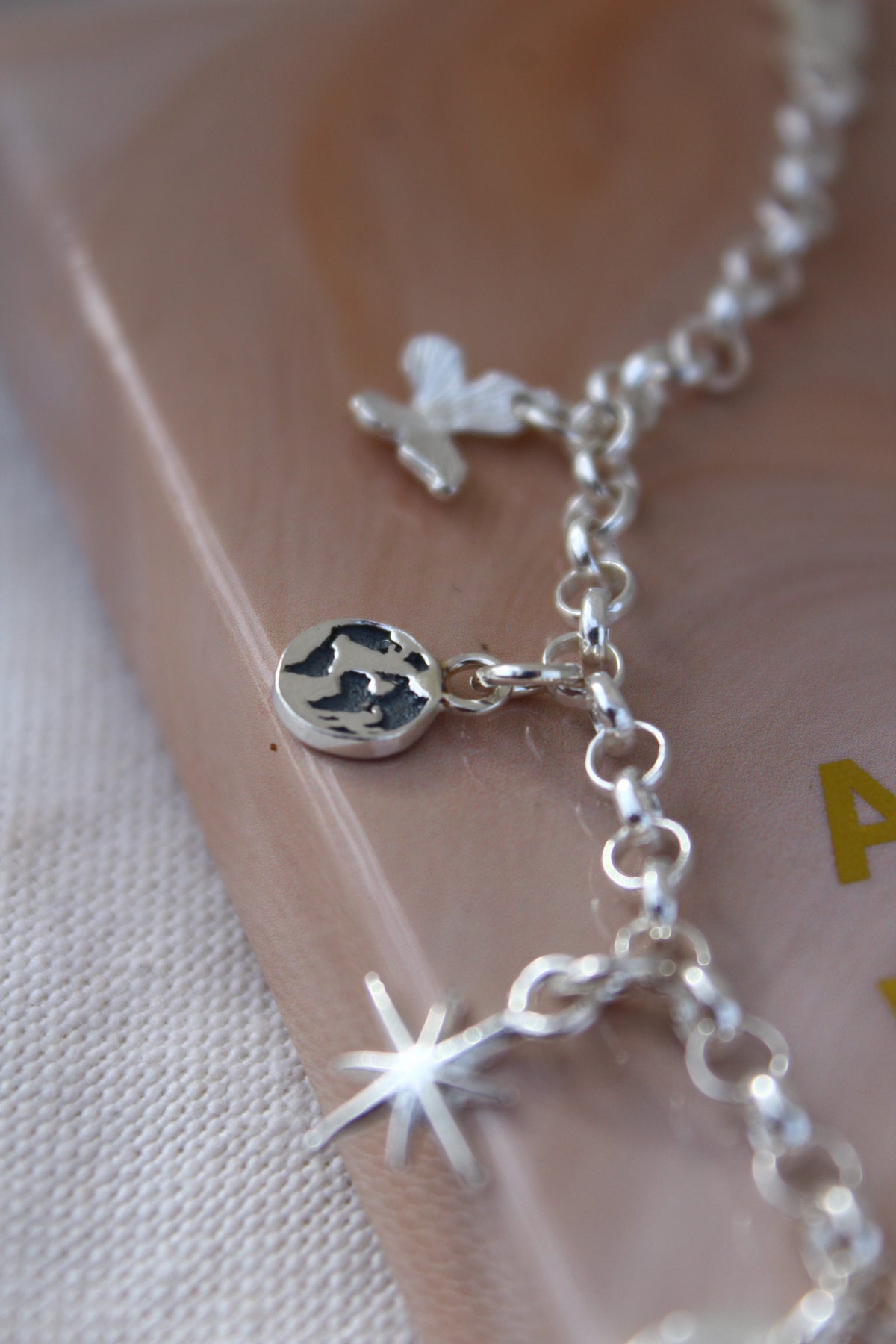 Pulsera manifestación