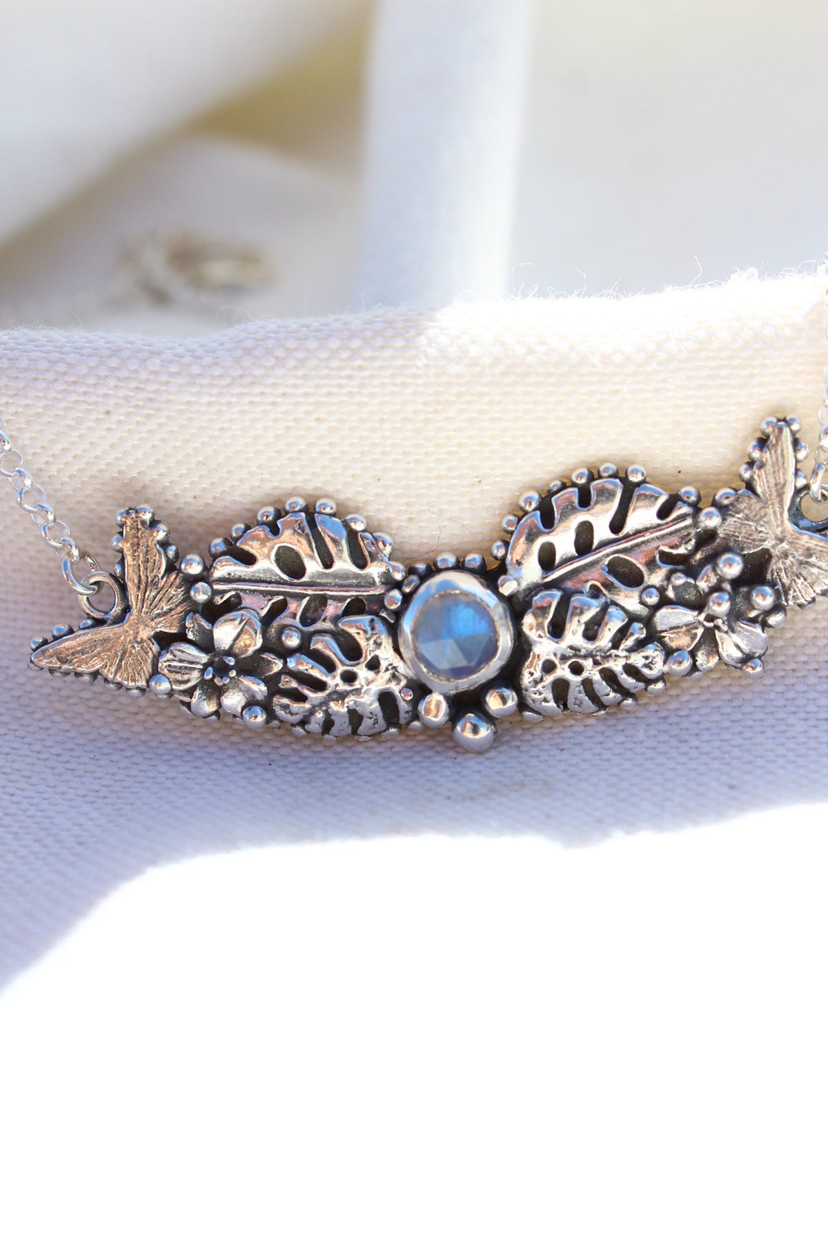 Collar Elisa piedra luna