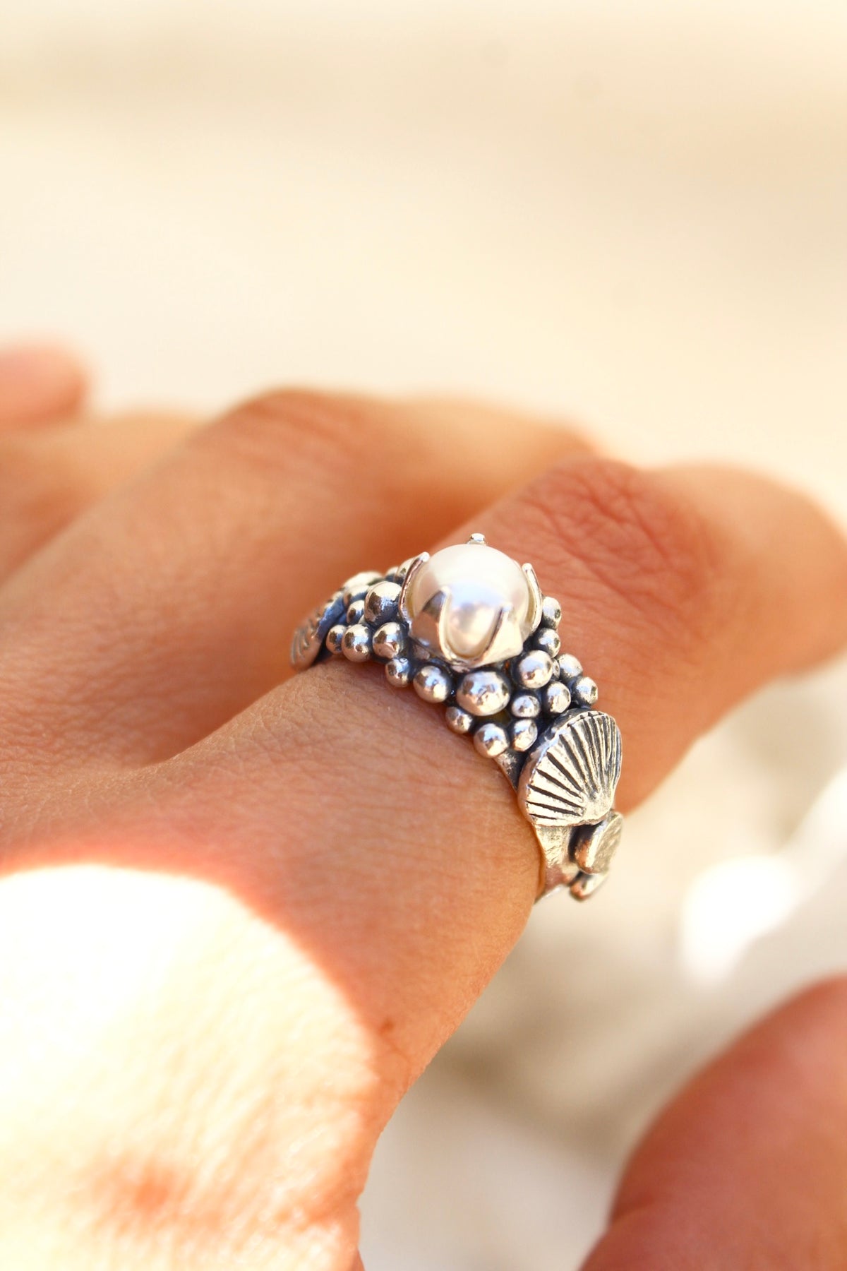 Anillo LA PERLA concha