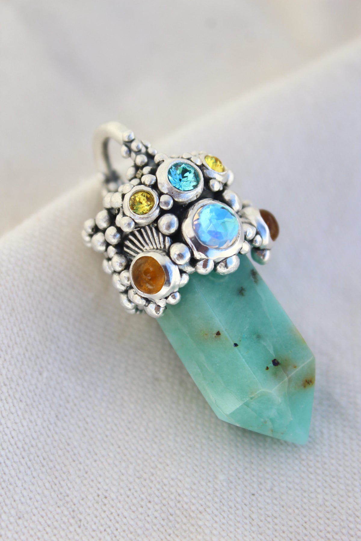 Amuleto crisoprasa citrinos y místico