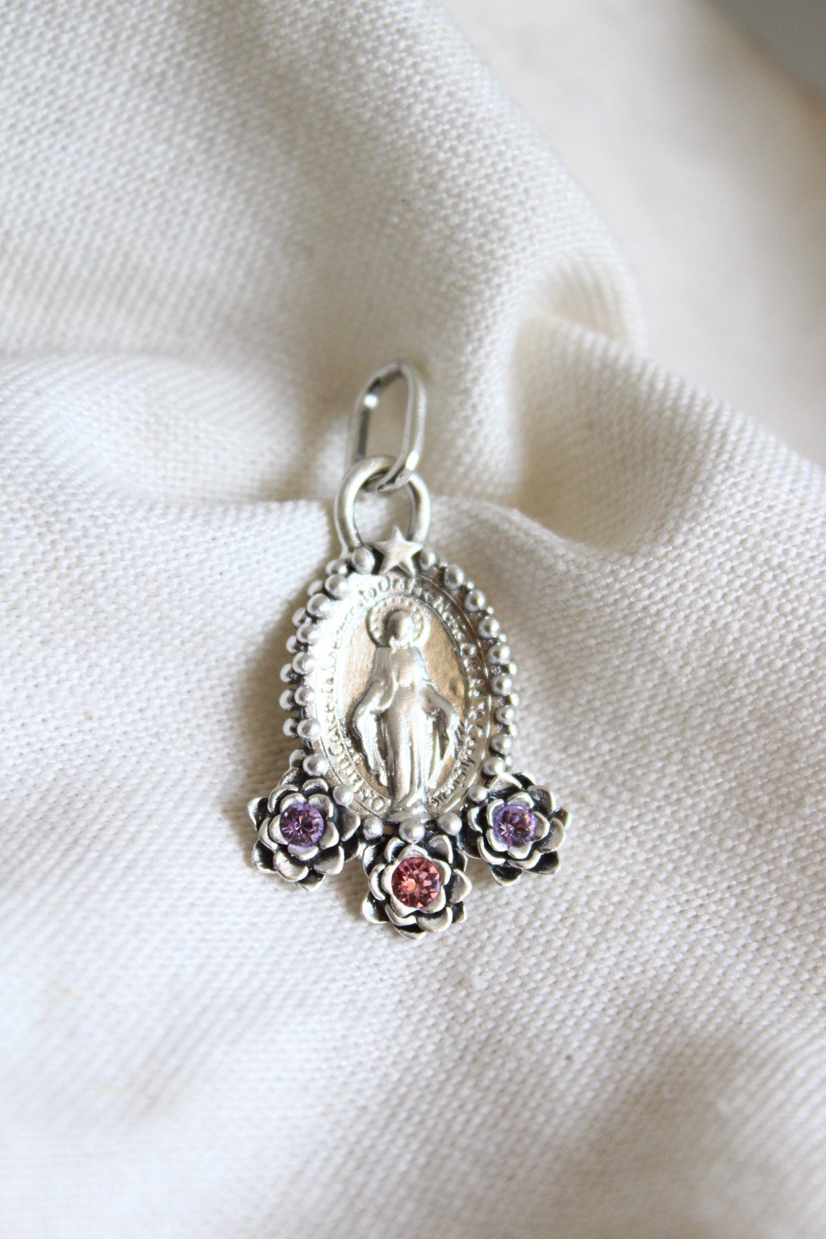 Collar Virgen de los milagros M #12