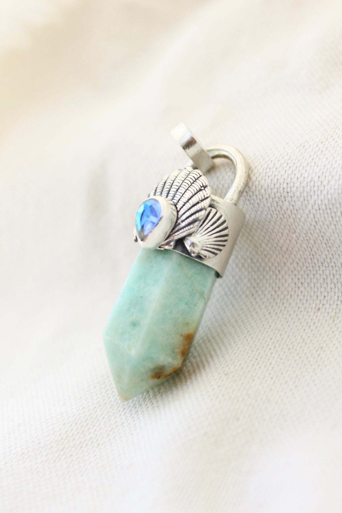 Amuleto concha mística crisoprasa