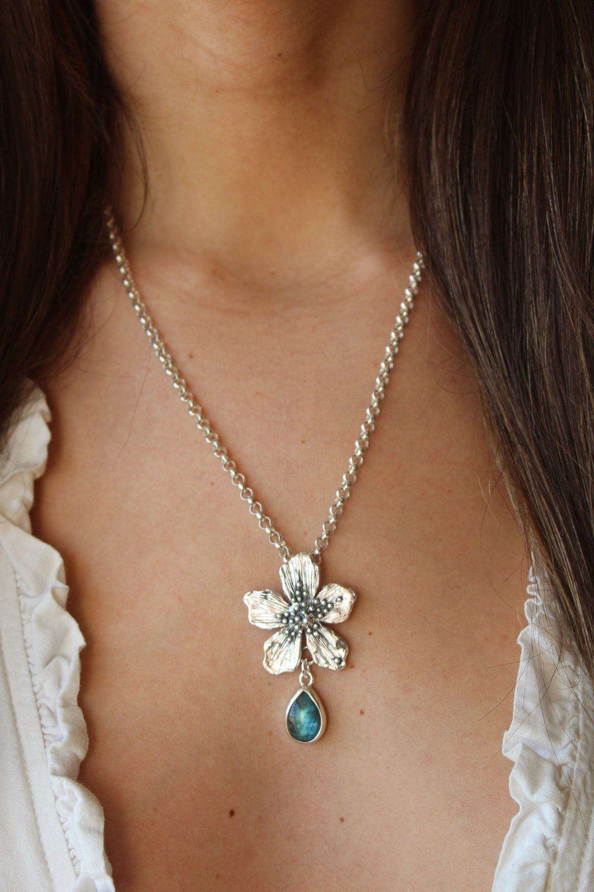 Collar flor florece labradorita