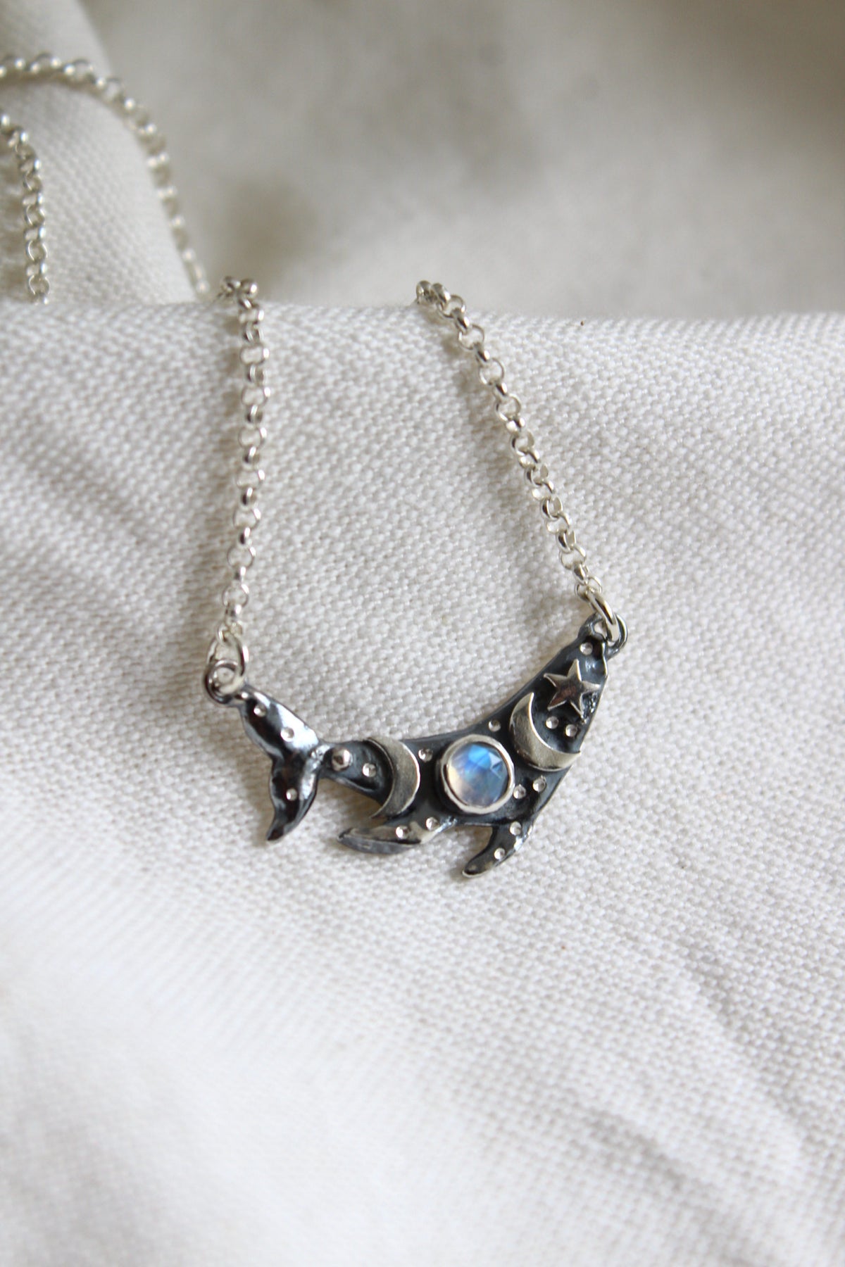 Collar Ballena petit noche estrellada piedra luna
