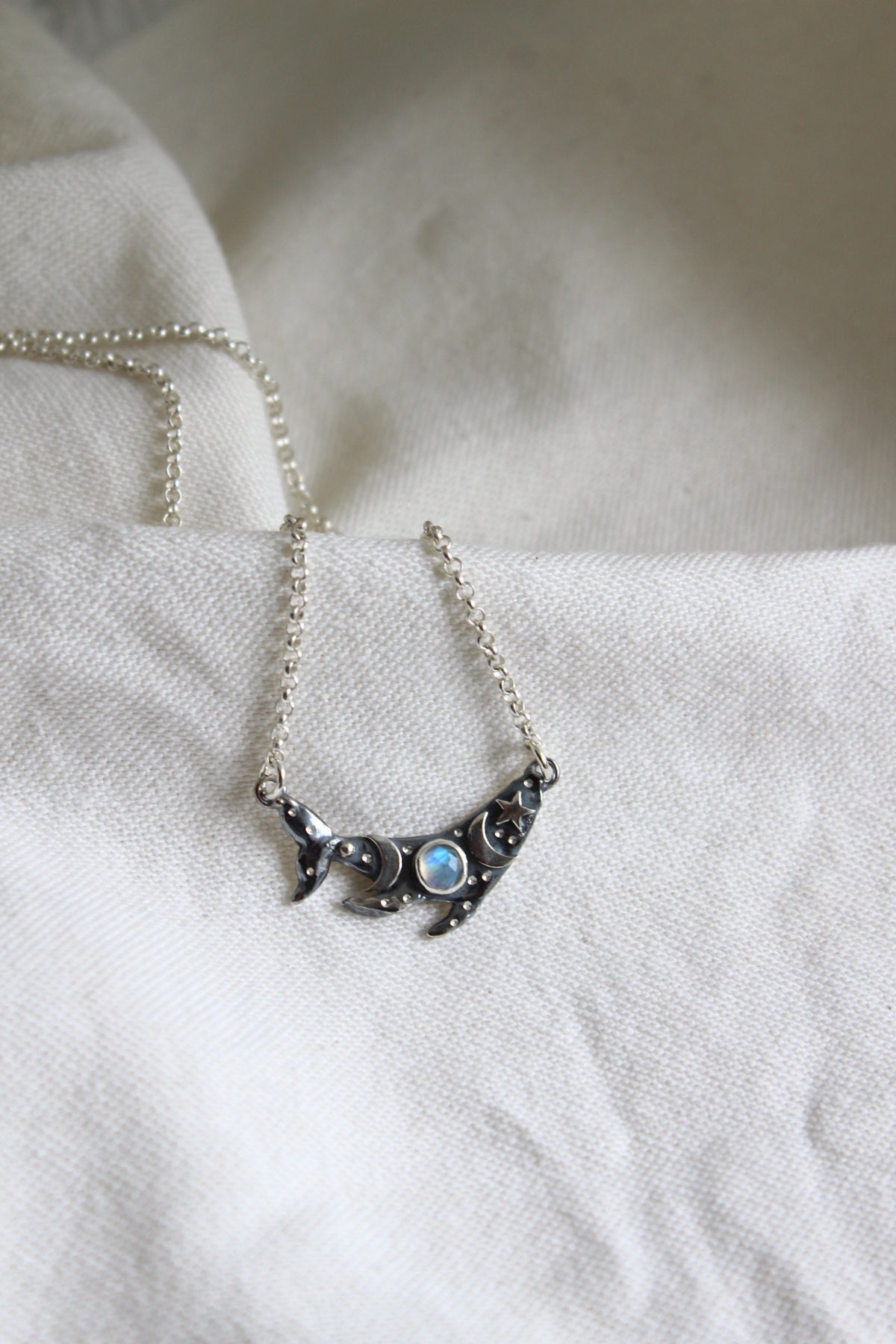 Collar Ballena petit noche estrellada piedra luna