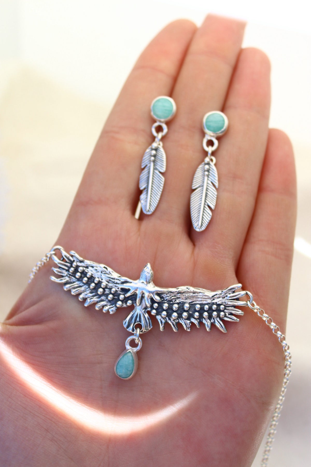 Conjunto collar águila sagrada + aros pluma Amazonita