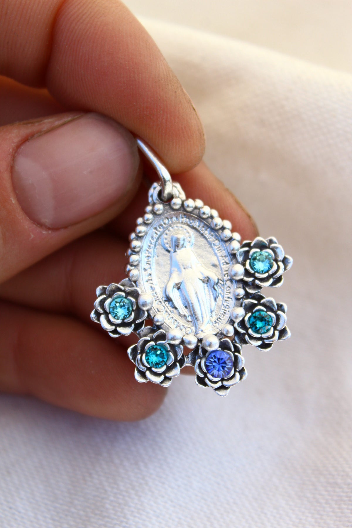 Collar Virgen de los milagros M #1