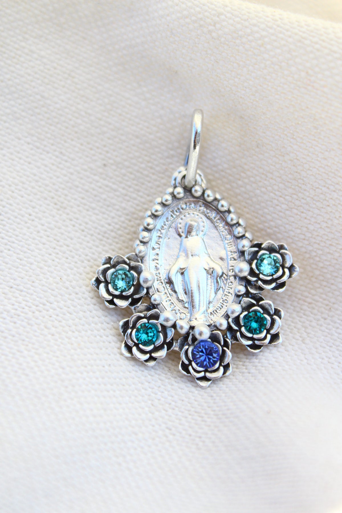 Collar Virgen de los milagros M #1