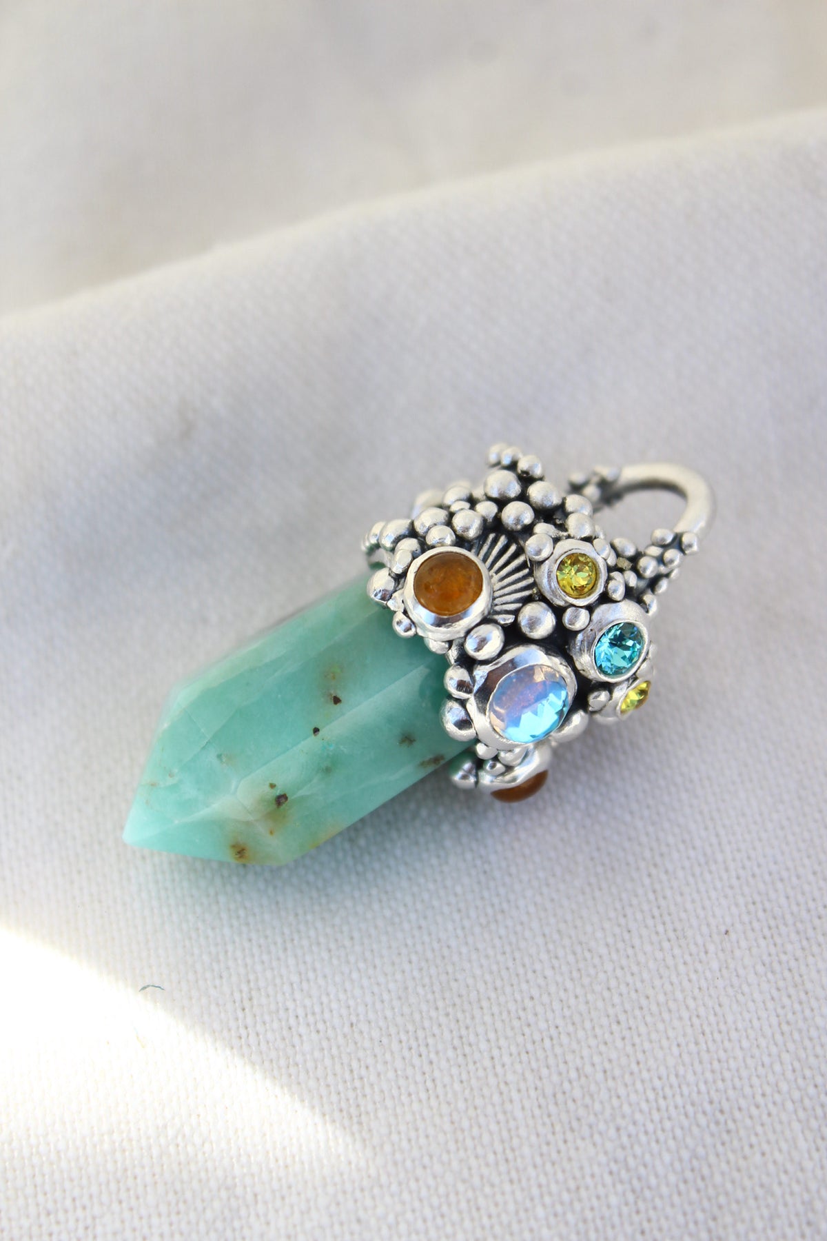 Amuleto crisoprasa citrinos y místico