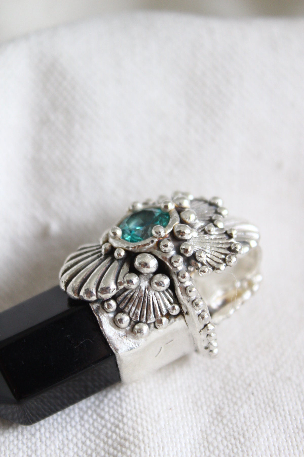 Amuleto conchas ónix negro