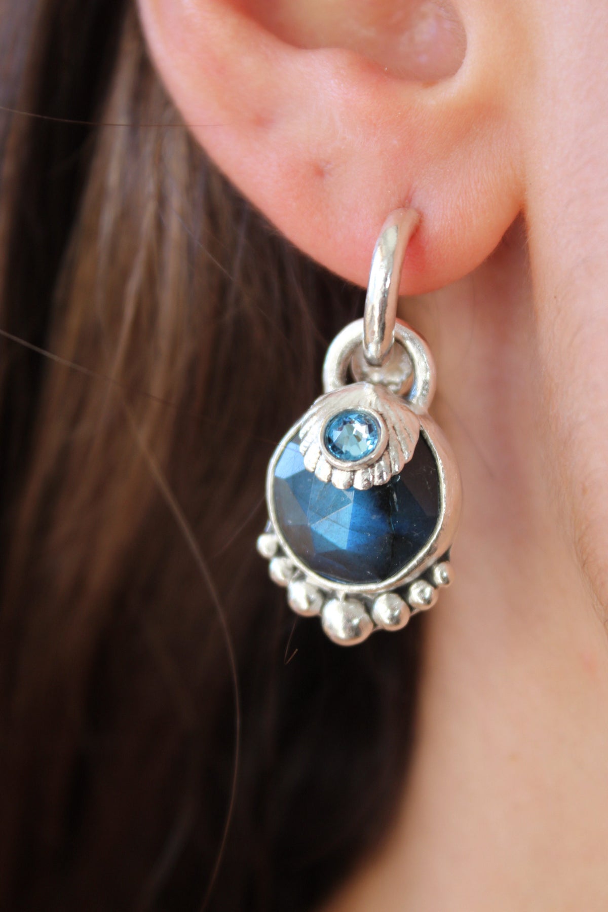 Aros piedra conchuda labradorita facetada