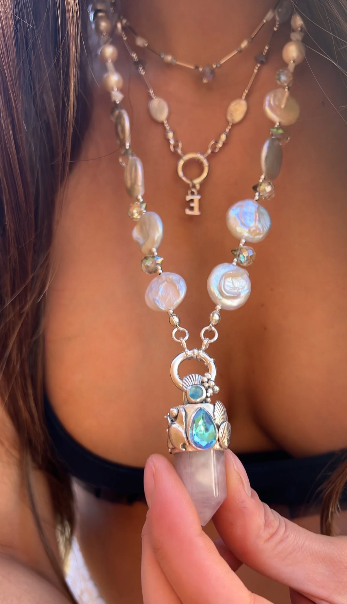 Collar perlas más amuleto