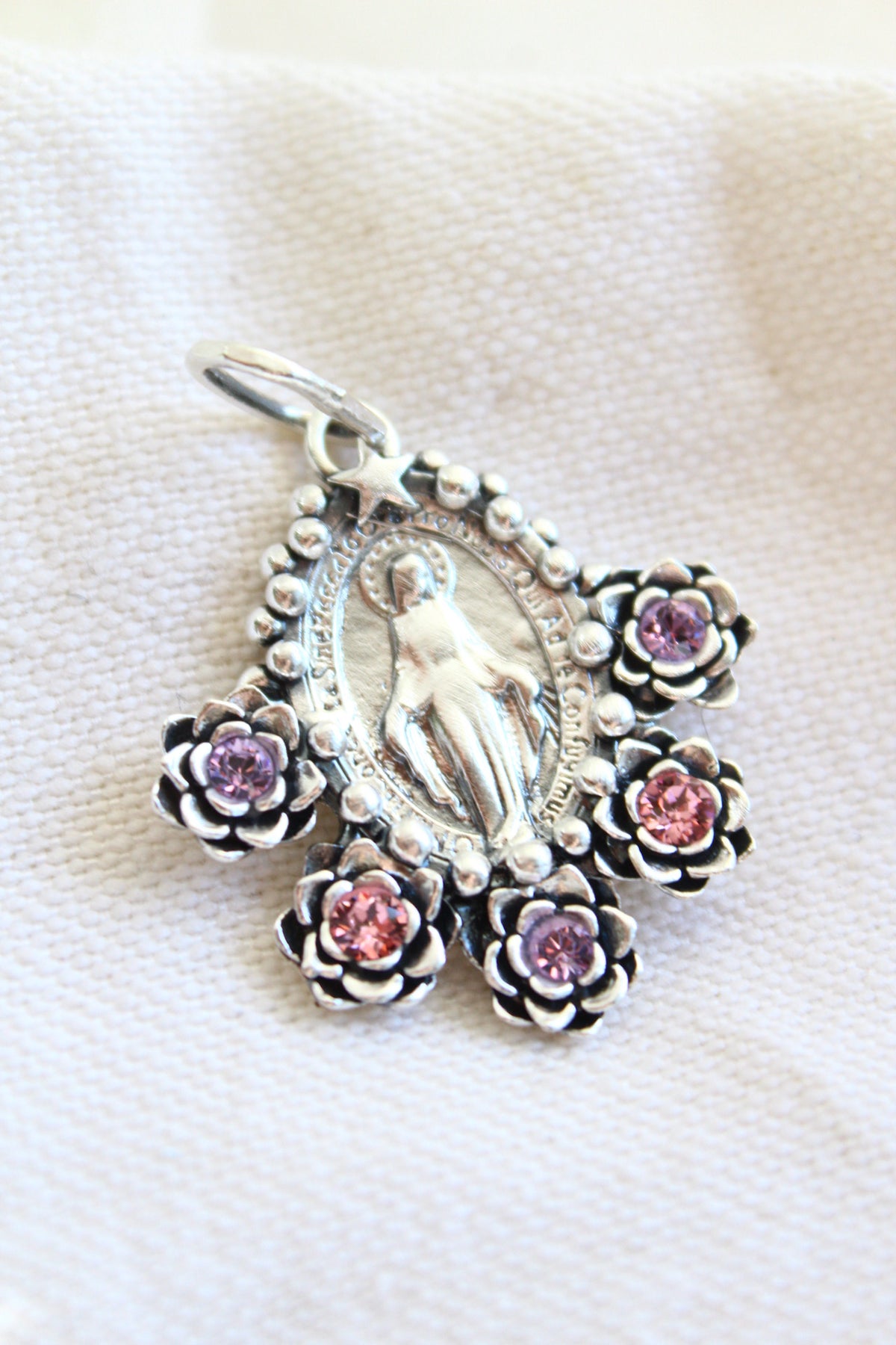 Collar virgen de los milagros #16