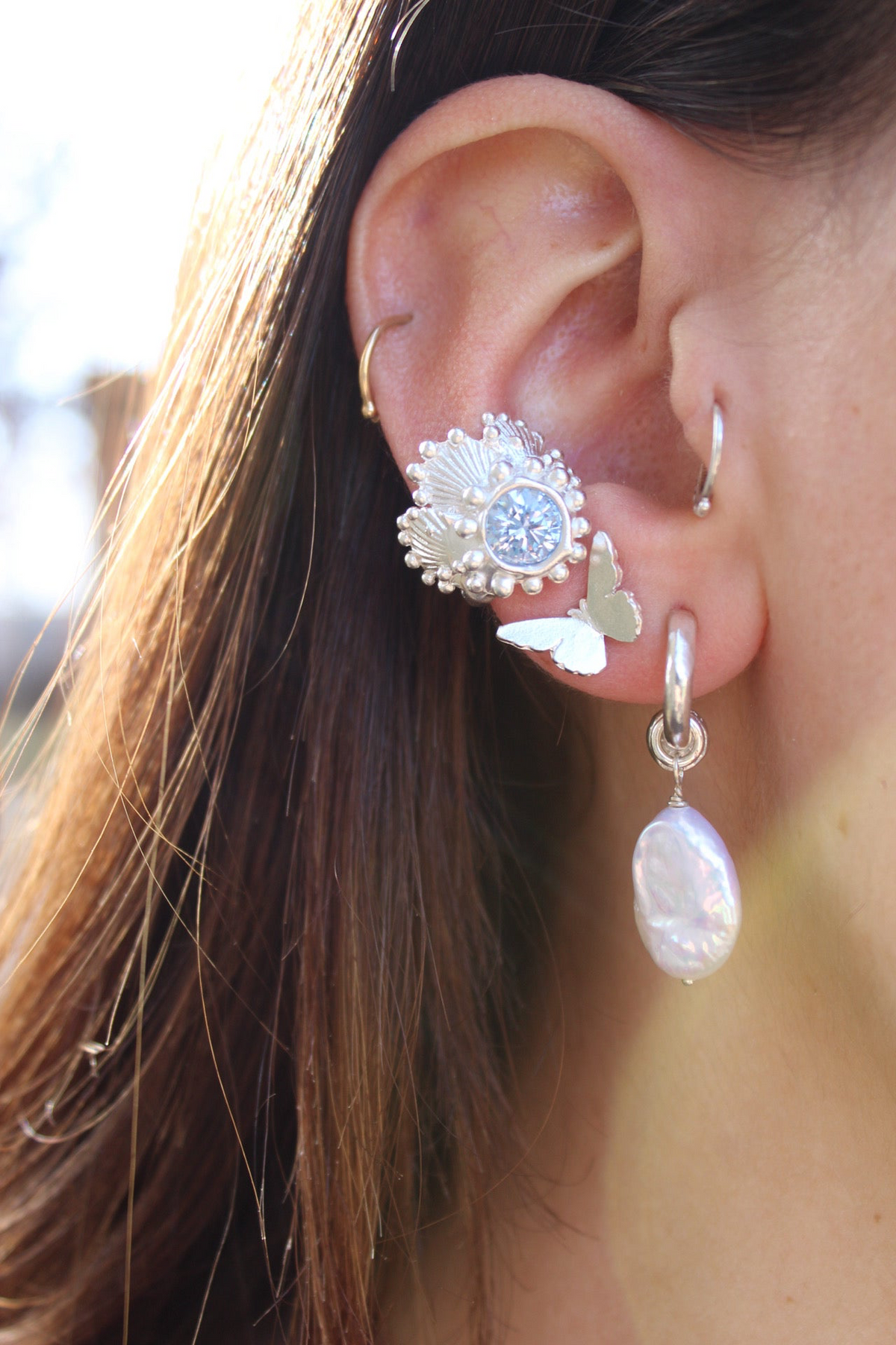 Aros ear cuff triple concha cristal azul grisáceo (derecha)