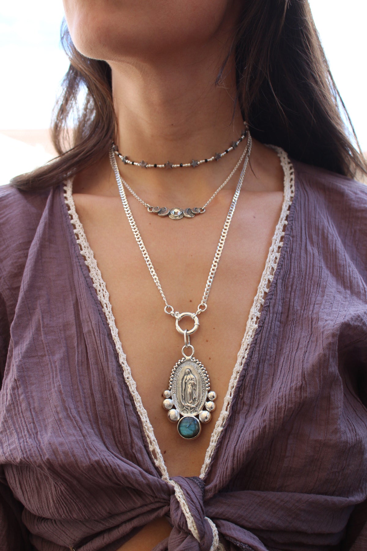 Medalla Virgen de Guadalupe XL con labradorita XL