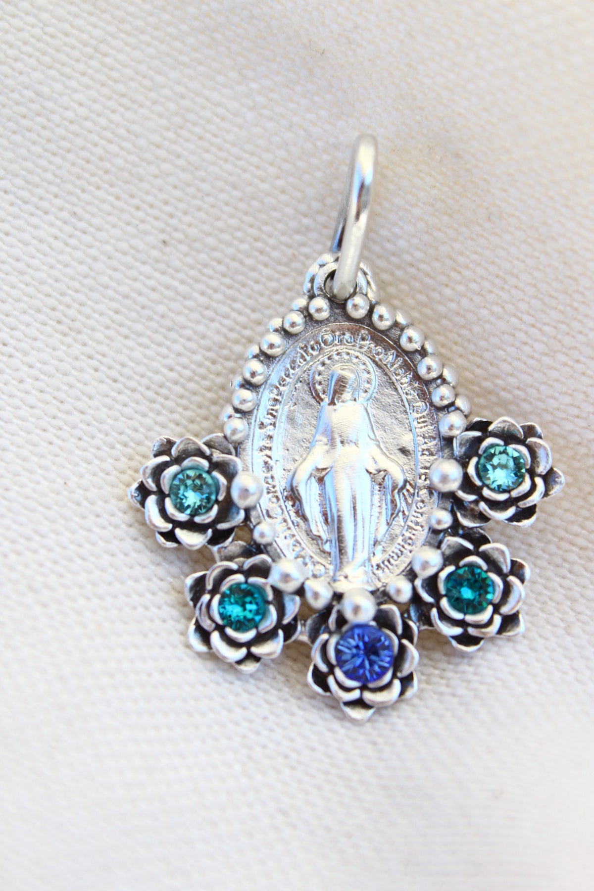 Collar Virgen de los milagros M #1