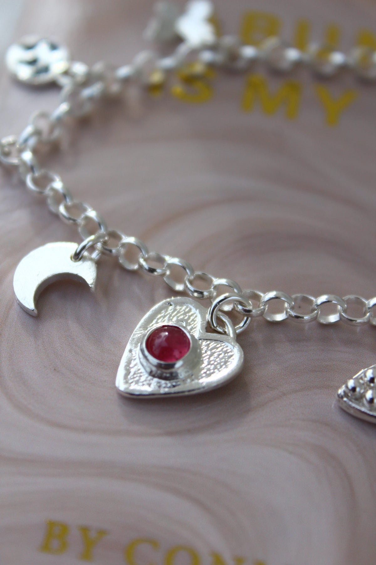 Pulsera manifestación