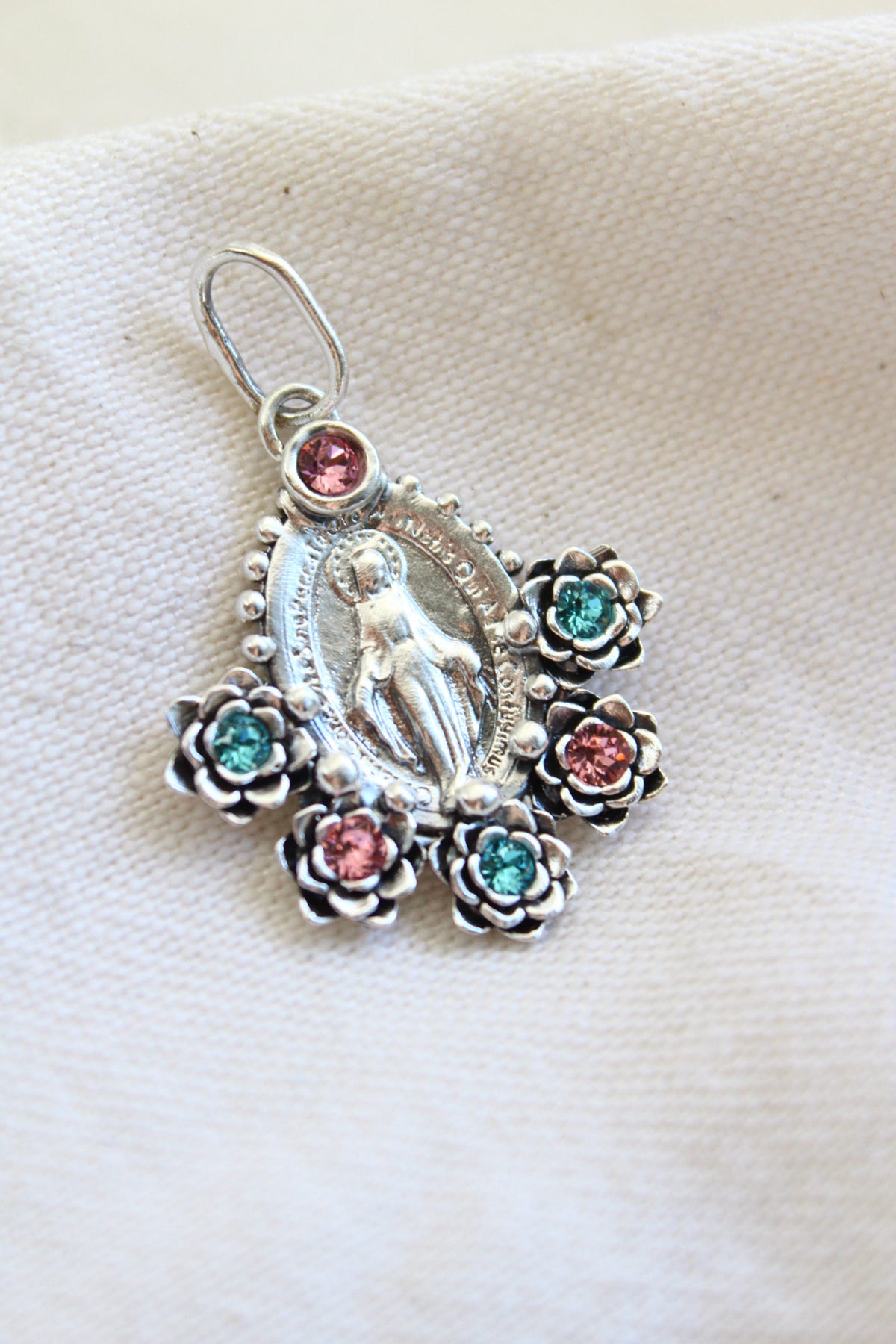 Collar virgen de los milagros #14