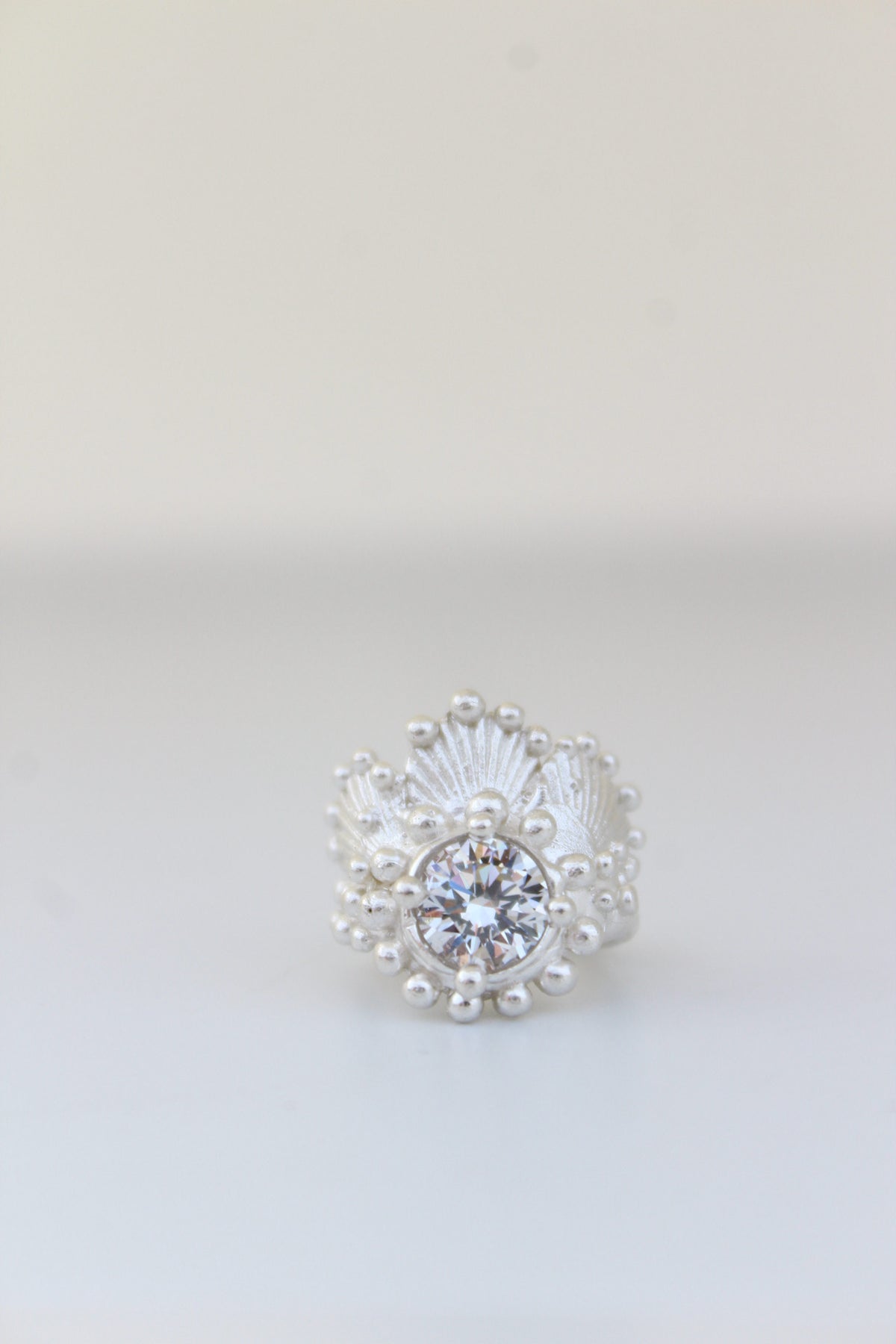 Aro Ear cuff triple concha cristal blanco (izquierdo)