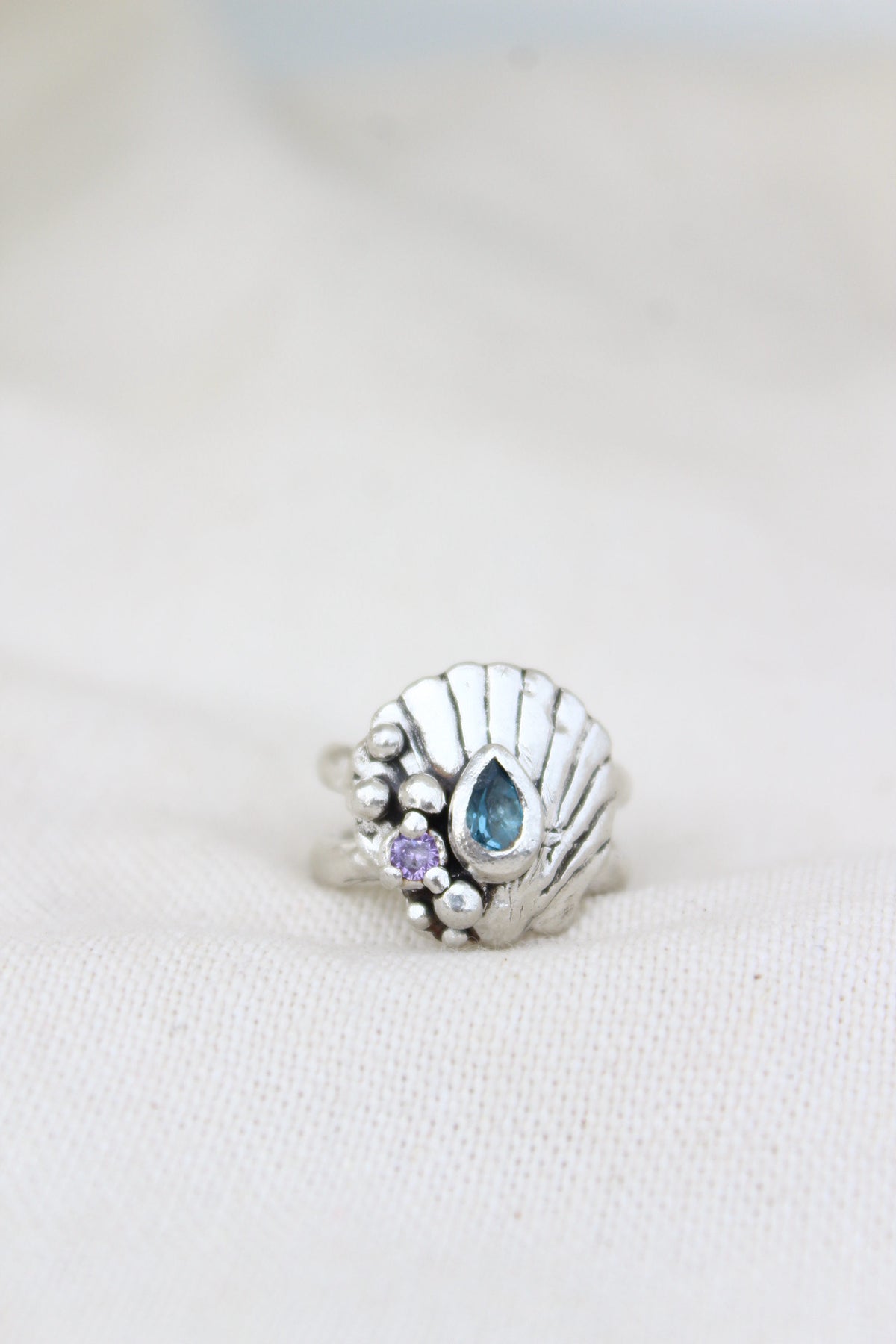 Anillo concha topacio london blue talla 12