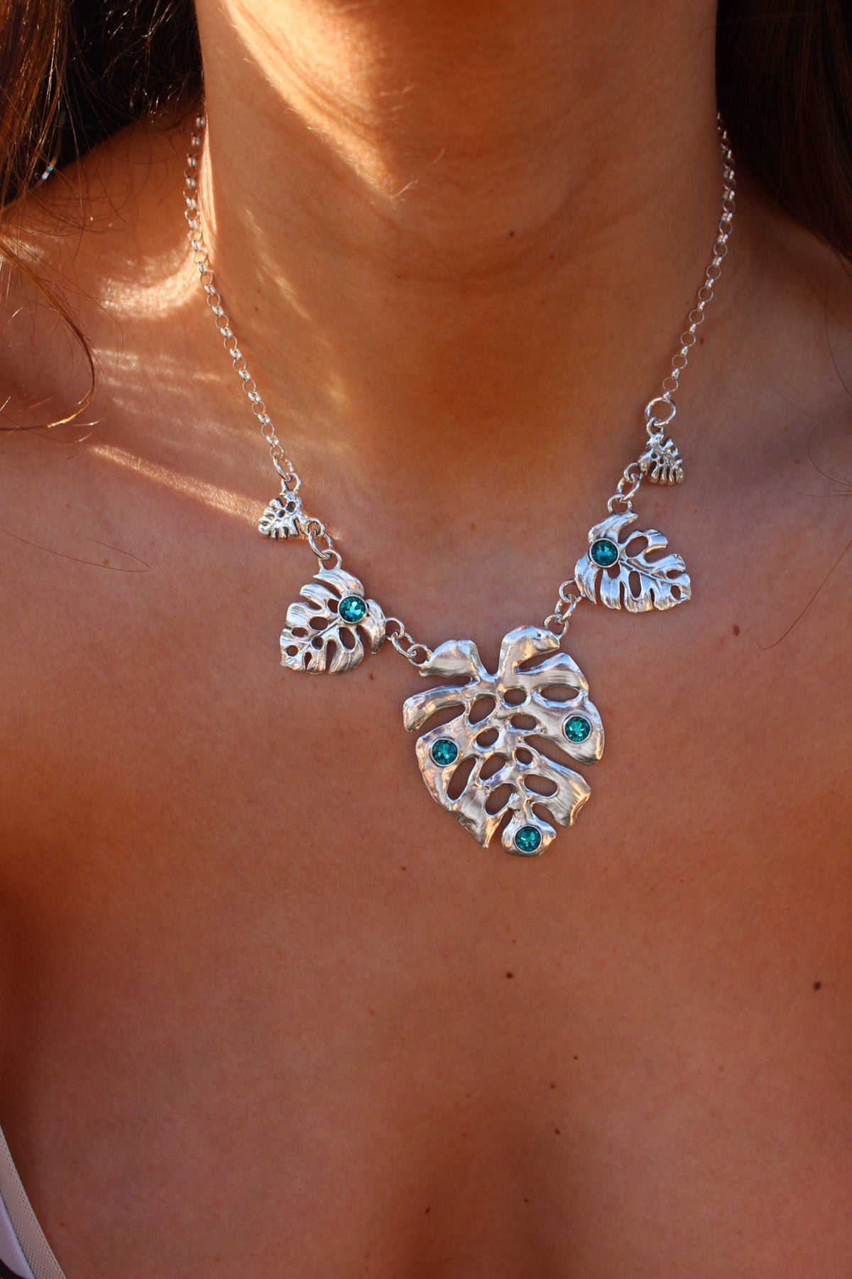 Collar reina monstera