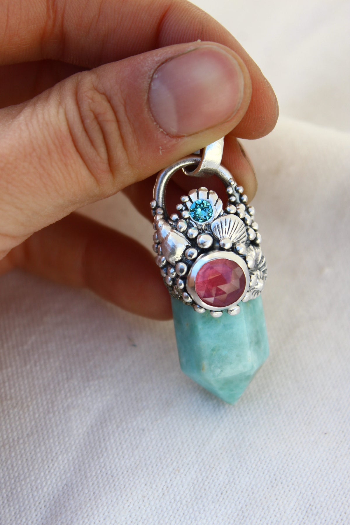 Amuleto crisoprasa y raíz de rubí