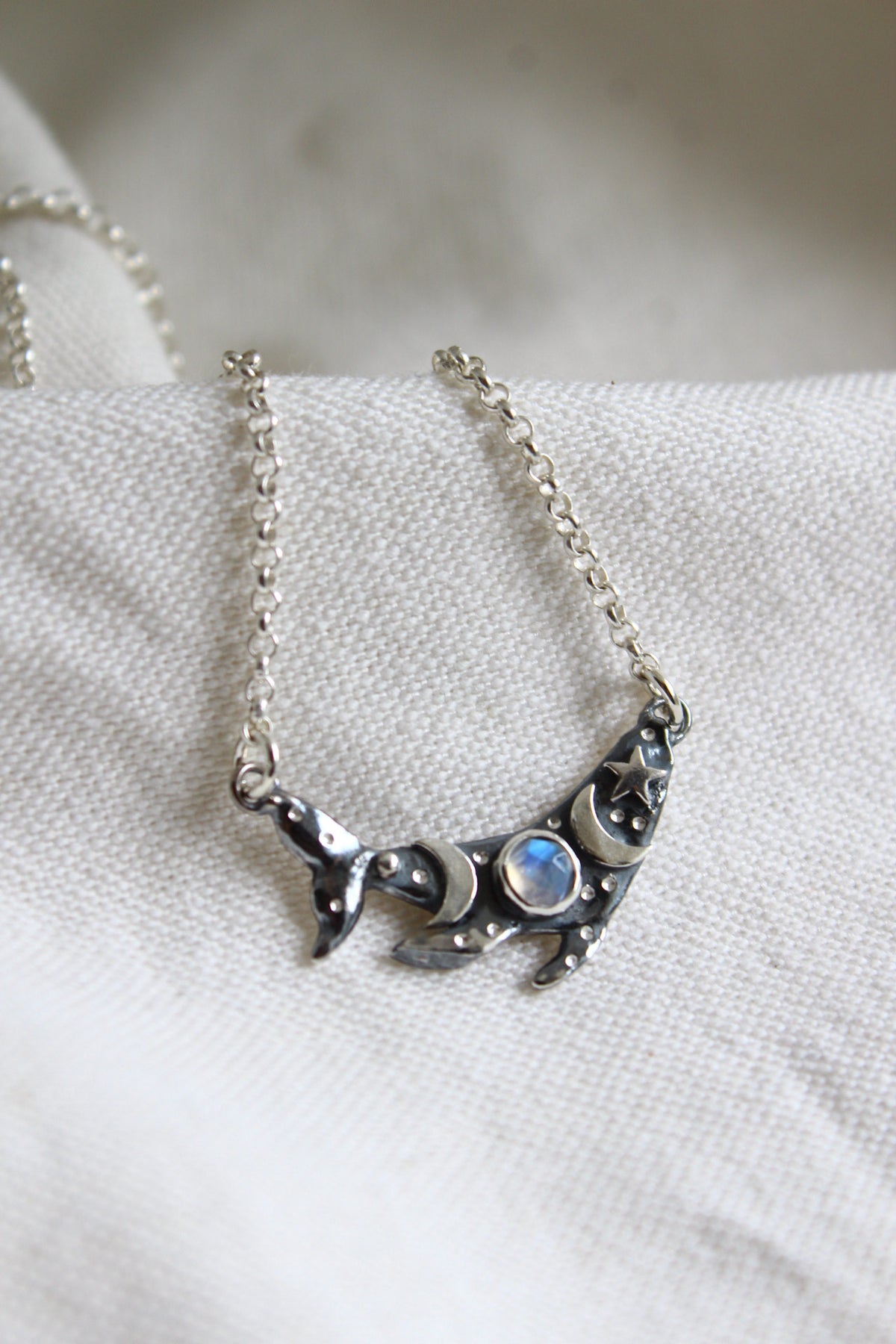 Collar Ballena petit noche estrellada piedra luna