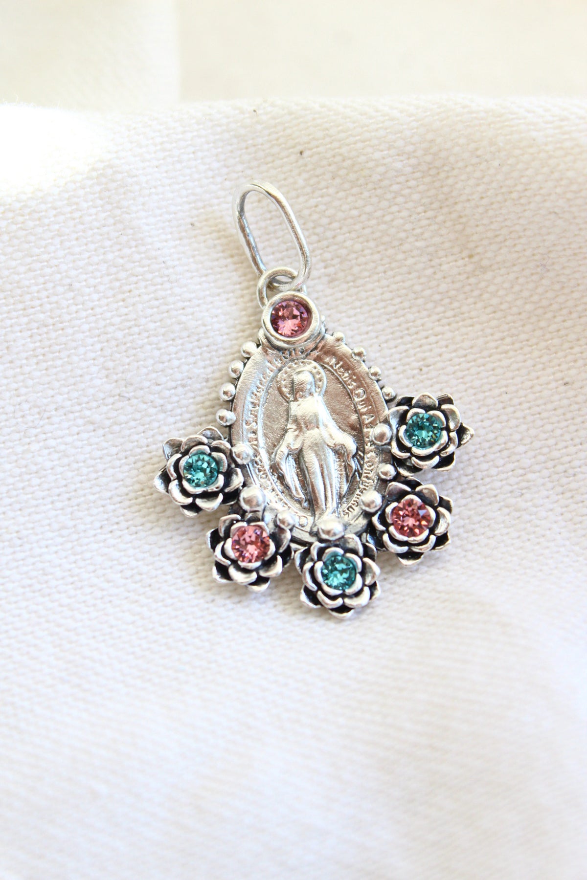 Collar virgen de los milagros #14