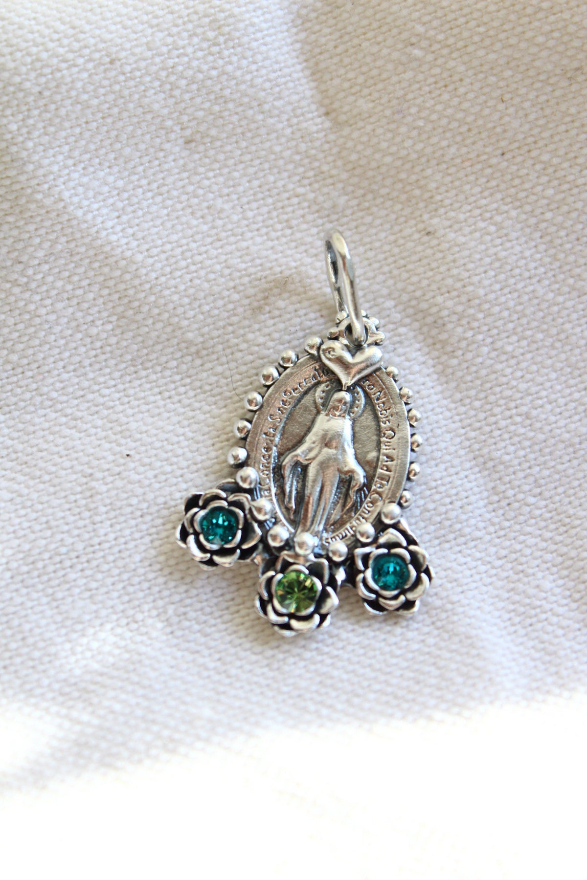 Collar virgen de los milagros #15