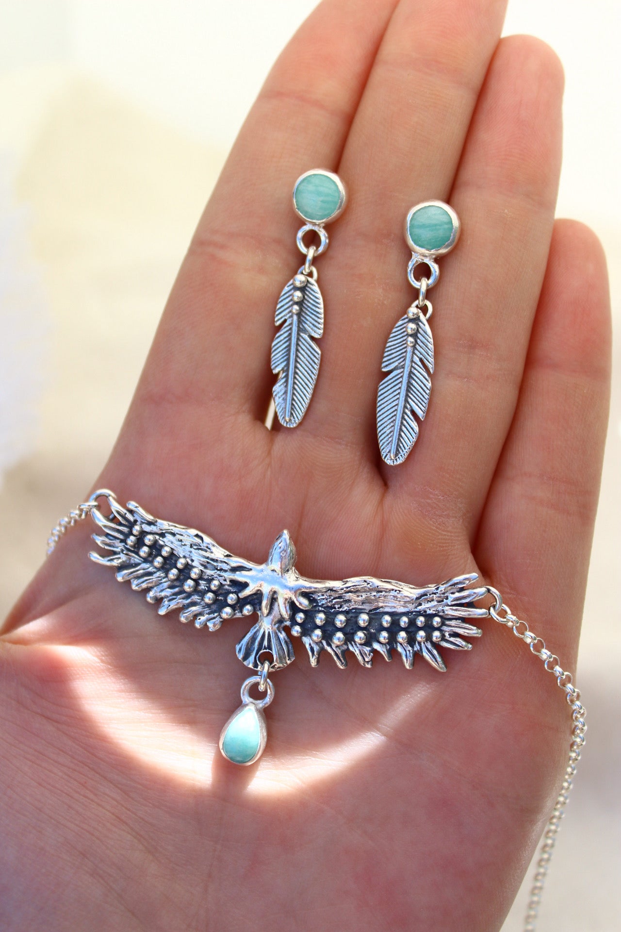 Conjunto collar águila sagrada + aros pluma Amazonita