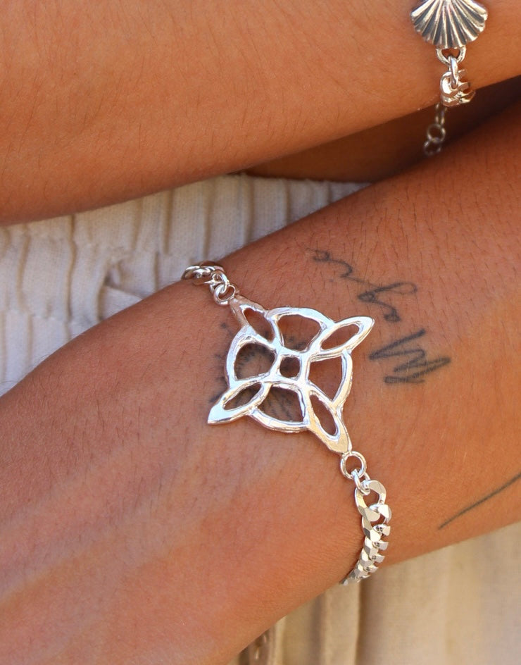 Pulsera nudo de bruja