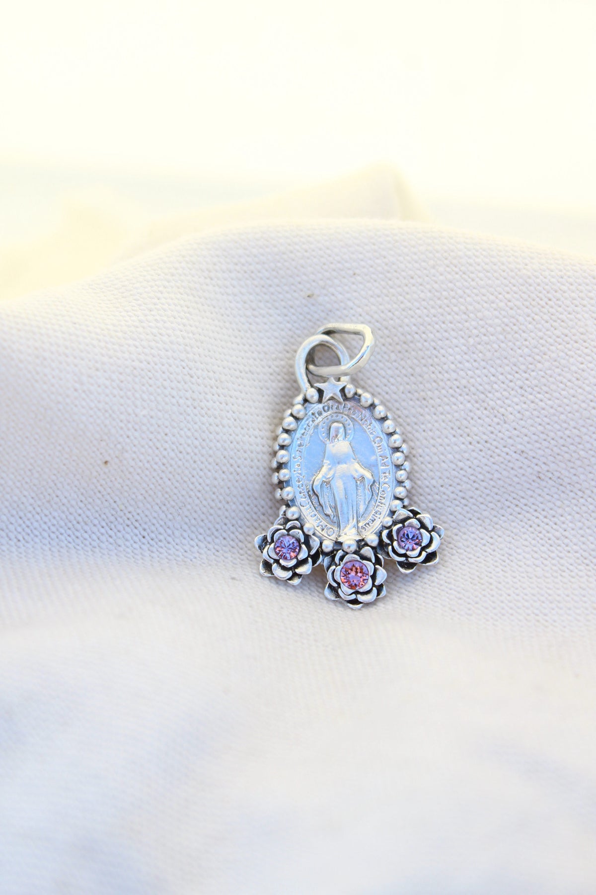 Collar Virgen de los milagros M #12