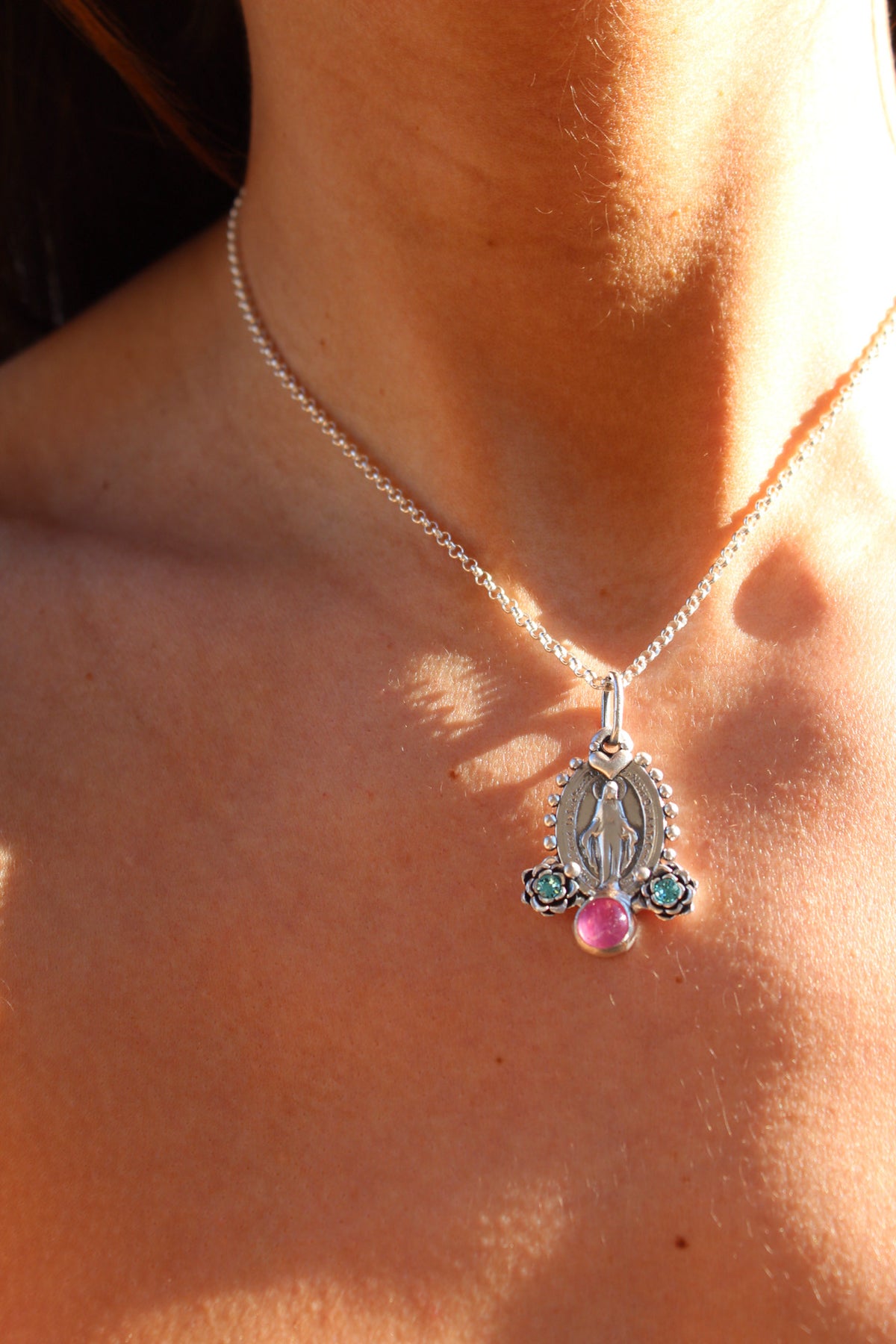 Collar Virgen de los milagros  #13