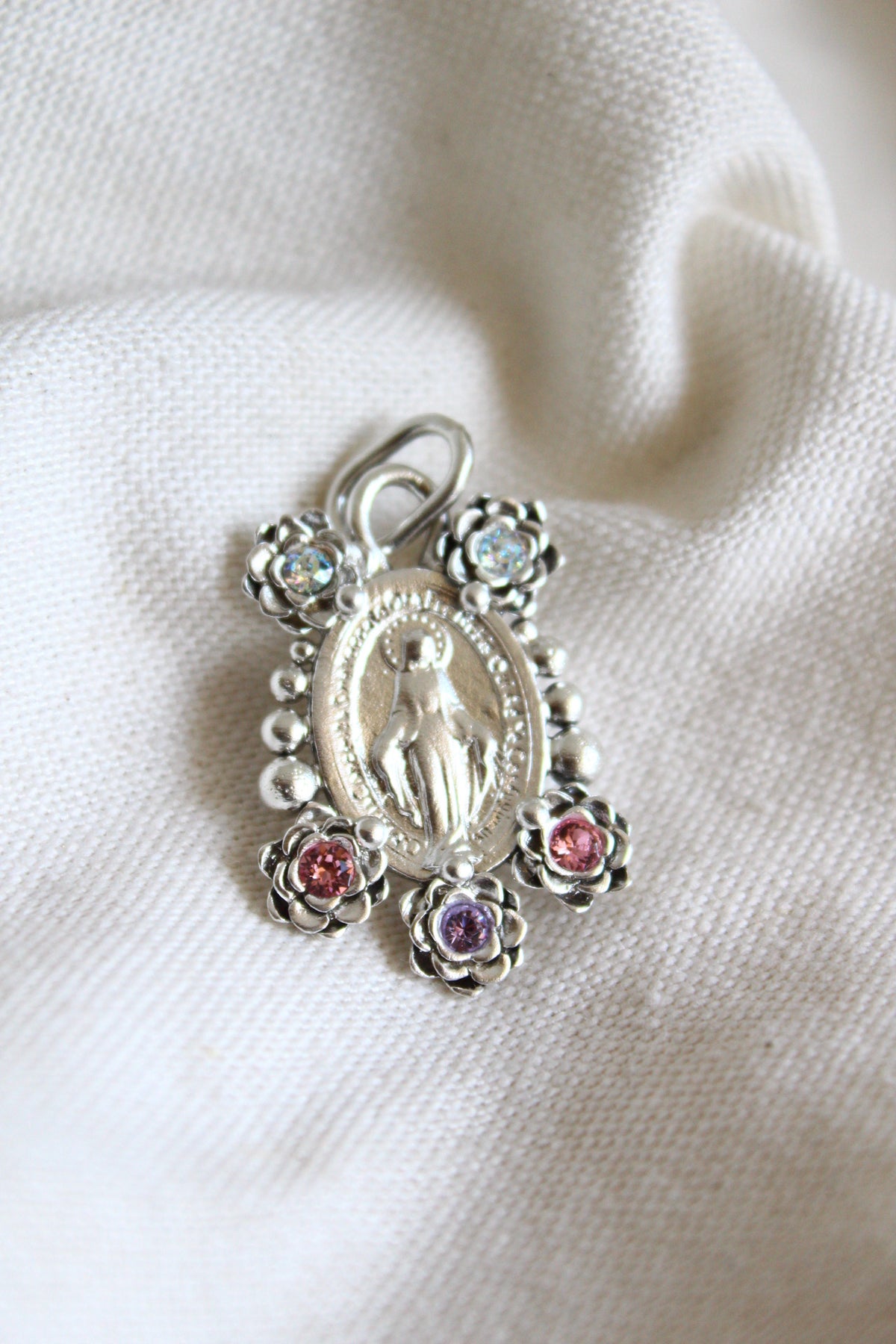 Collar Virgen de los milagros M #8