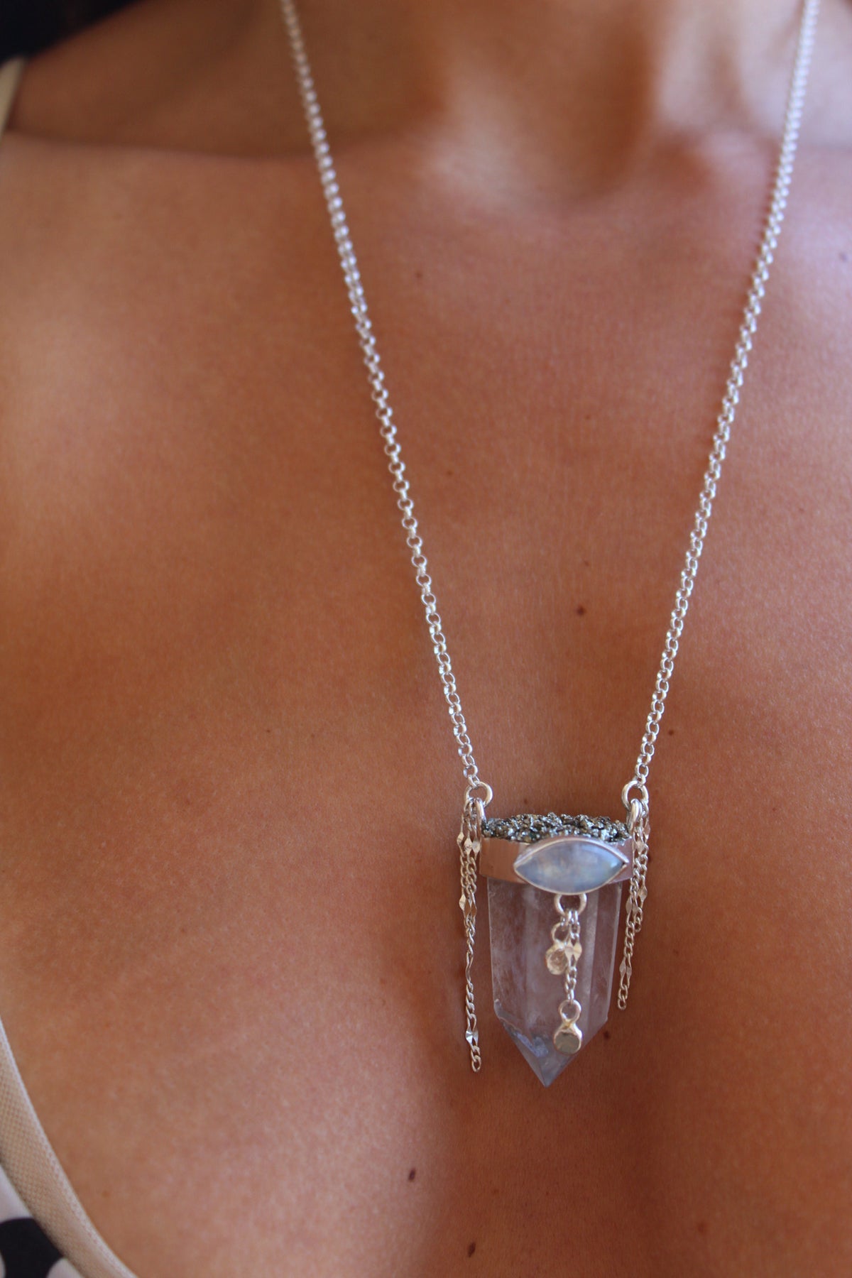 Amuleto ojo piedra Luna