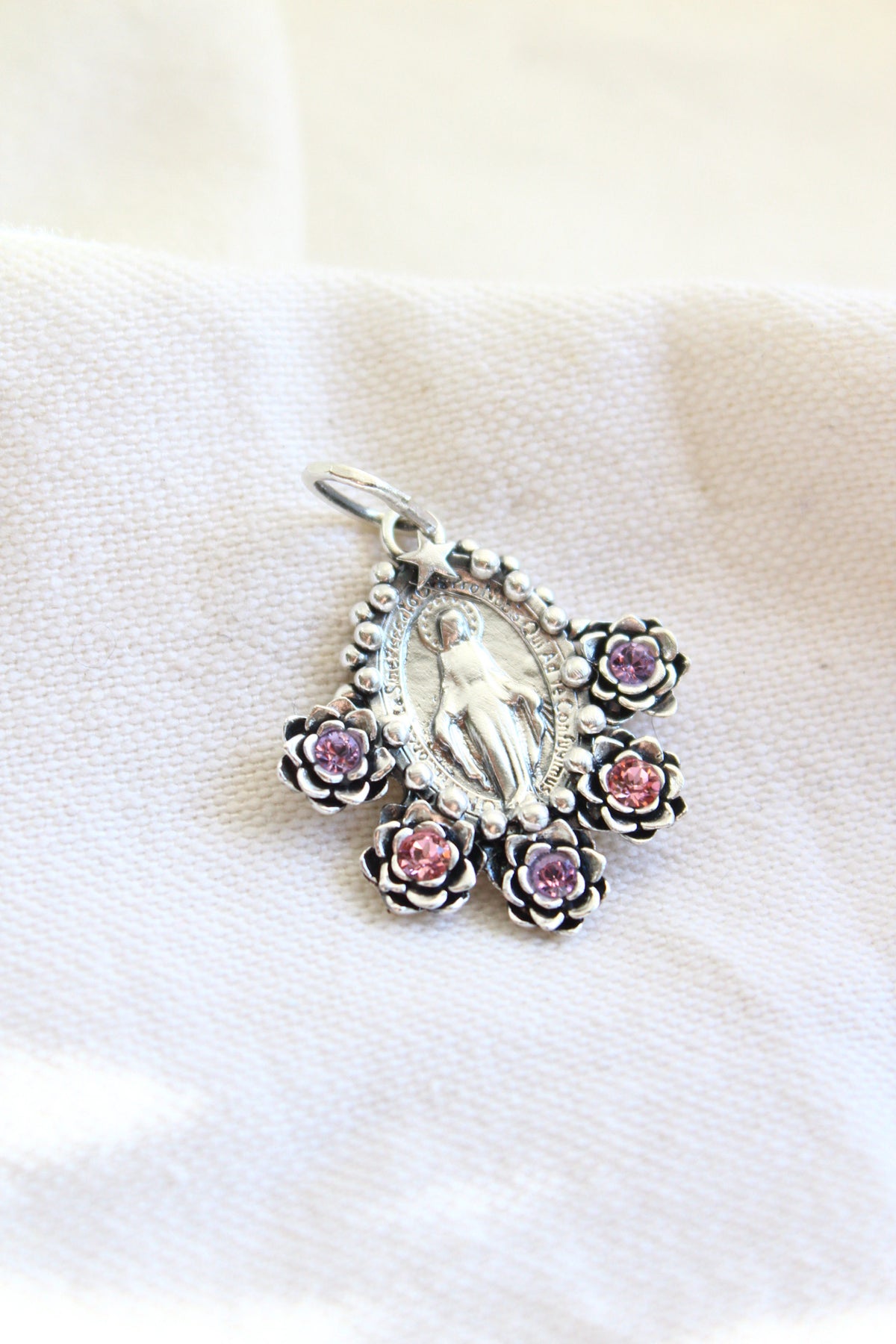 Collar virgen de los milagros #16